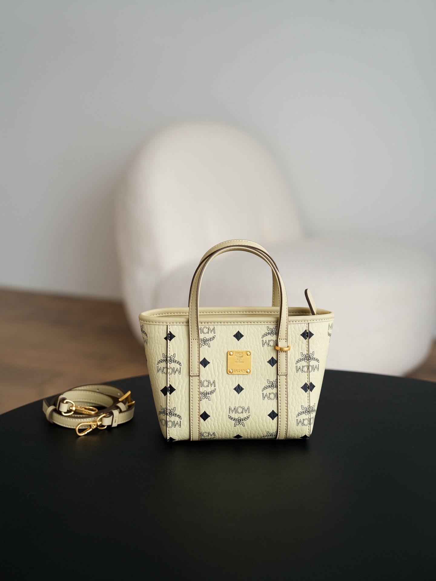 ®官网同步上新款®菜篮子𝐌𝐂𝐌 𝐓𝐨𝐧𝐢 𝐕𝐢𝐬𝐞𝐭𝐨𝐬 𝐗-𝐦𝐢𝐧𝐢·Cp独家®️经典干米白超mini