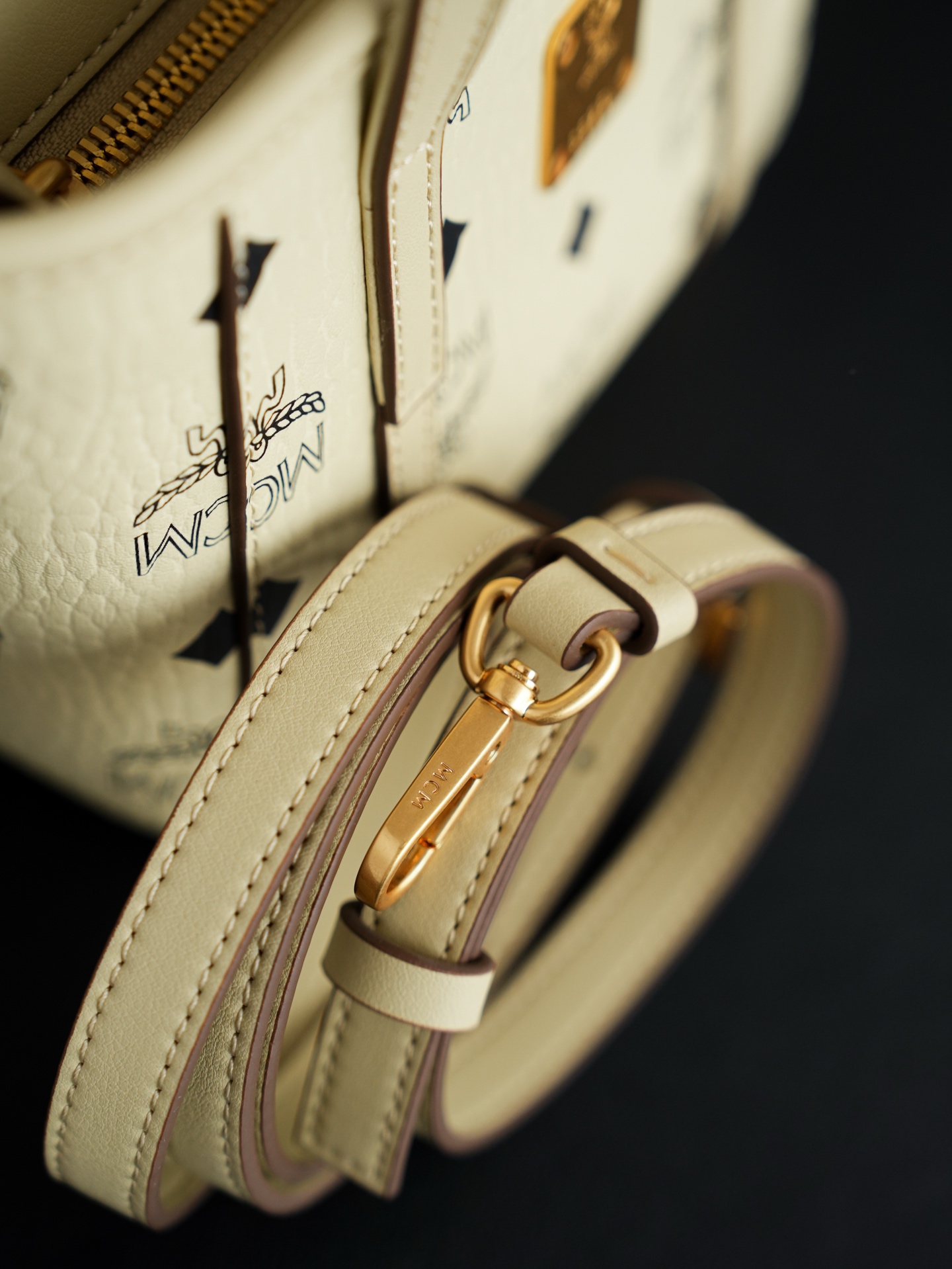 ®官网同步上新款®菜篮子𝐌𝐂𝐌 𝐓𝐨𝐧𝐢 𝐕𝐢𝐬𝐞𝐭𝐨𝐬 𝐗-𝐦𝐢𝐧𝐢·Cp独家®️经典干米白超mini