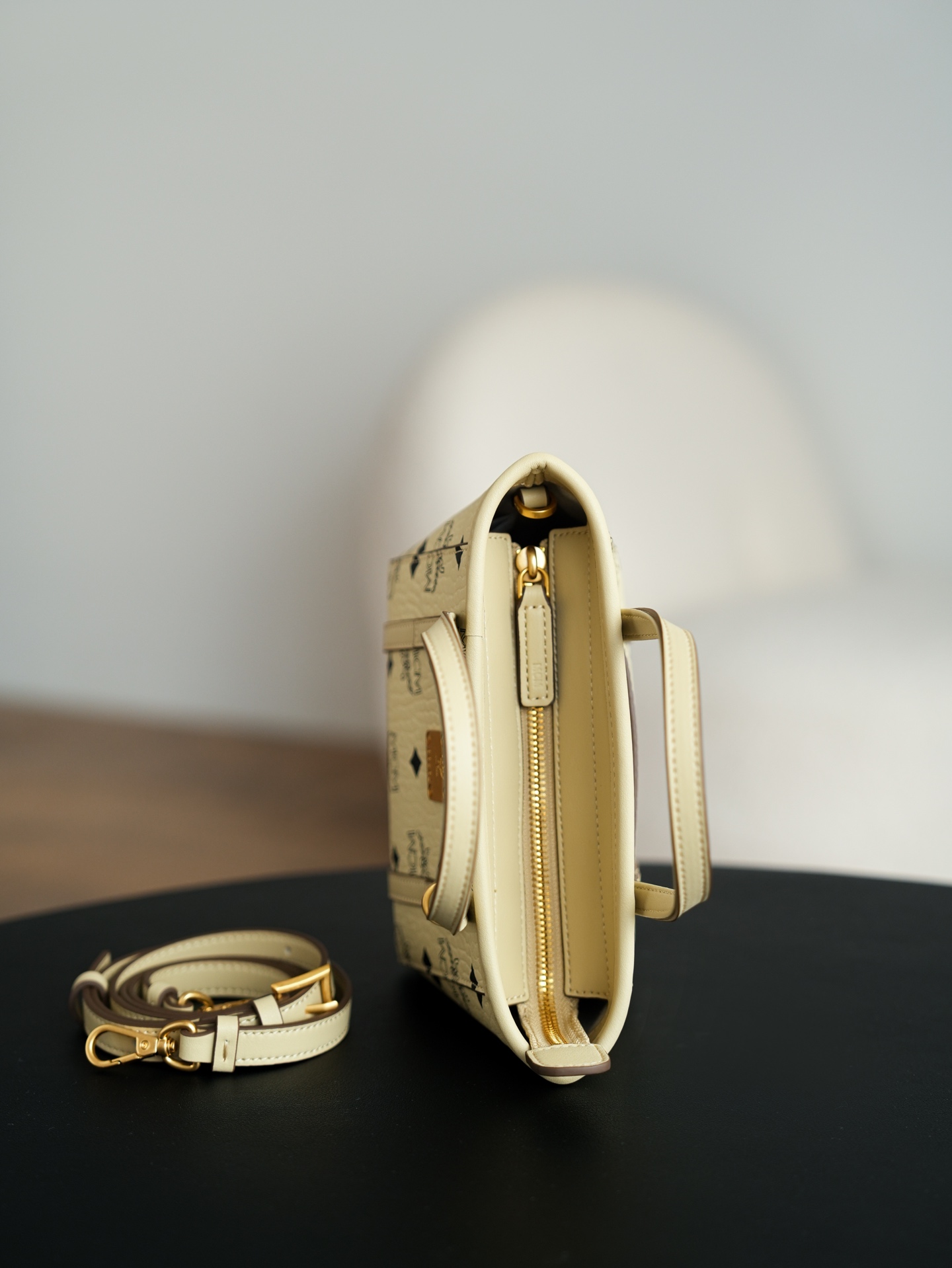 ®官网同步上新款®菜篮子𝐌𝐂𝐌 𝐓𝐨𝐧𝐢 𝐕𝐢𝐬𝐞𝐭𝐨𝐬 𝐗-𝐦𝐢𝐧𝐢·Cp独家®️经典干米白超mini