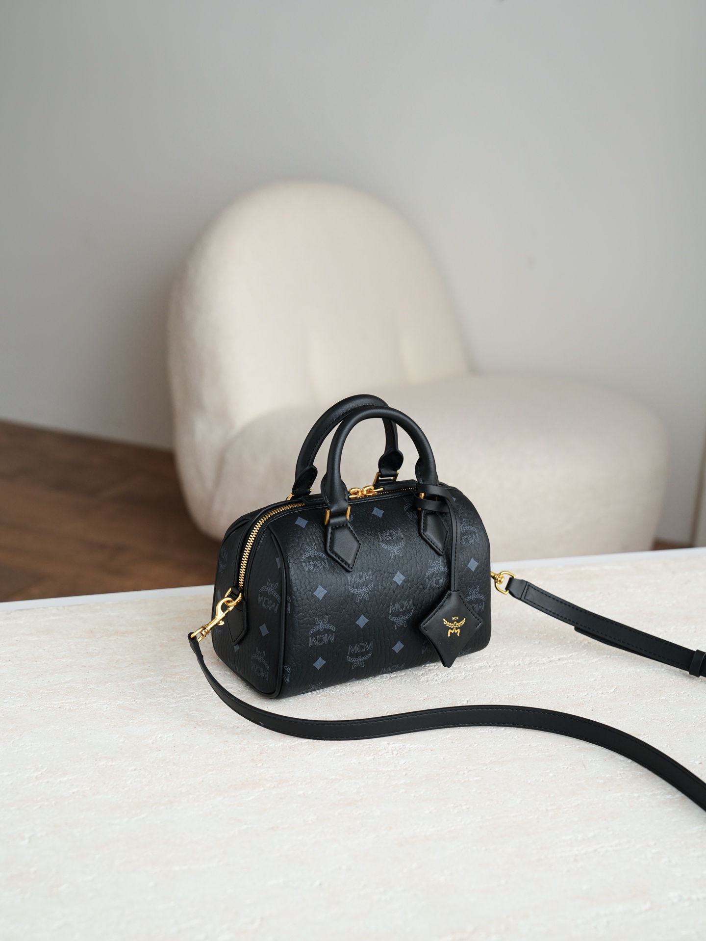 ®全新升级®官网同步𝙈𝘾𝙈 𝙀𝙡𝙡𝙖 𝘽𝙤𝙨𝙩𝙤𝙣黑色𝙎𝙢𝙖𝙡𝙡#波士顿枕头包新小号·CP独家｜黑色这款