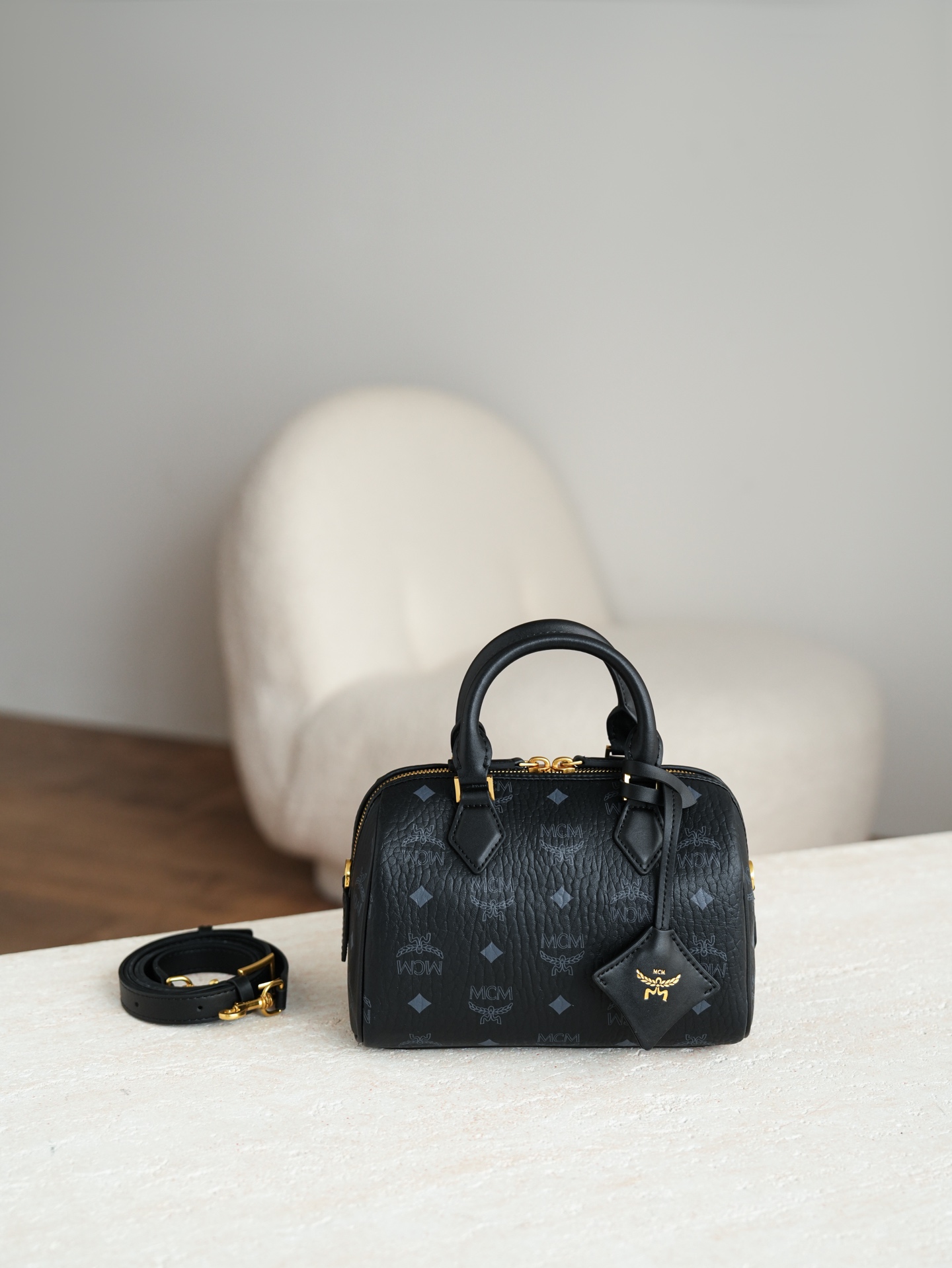 ®全新升级®官网同步𝙈𝘾𝙈 𝙀𝙡𝙡𝙖 𝘽𝙤𝙨𝙩𝙤𝙣黑色𝙎𝙢𝙖𝙡𝙡#波士顿枕头包新小号·CP独家｜黑色这款