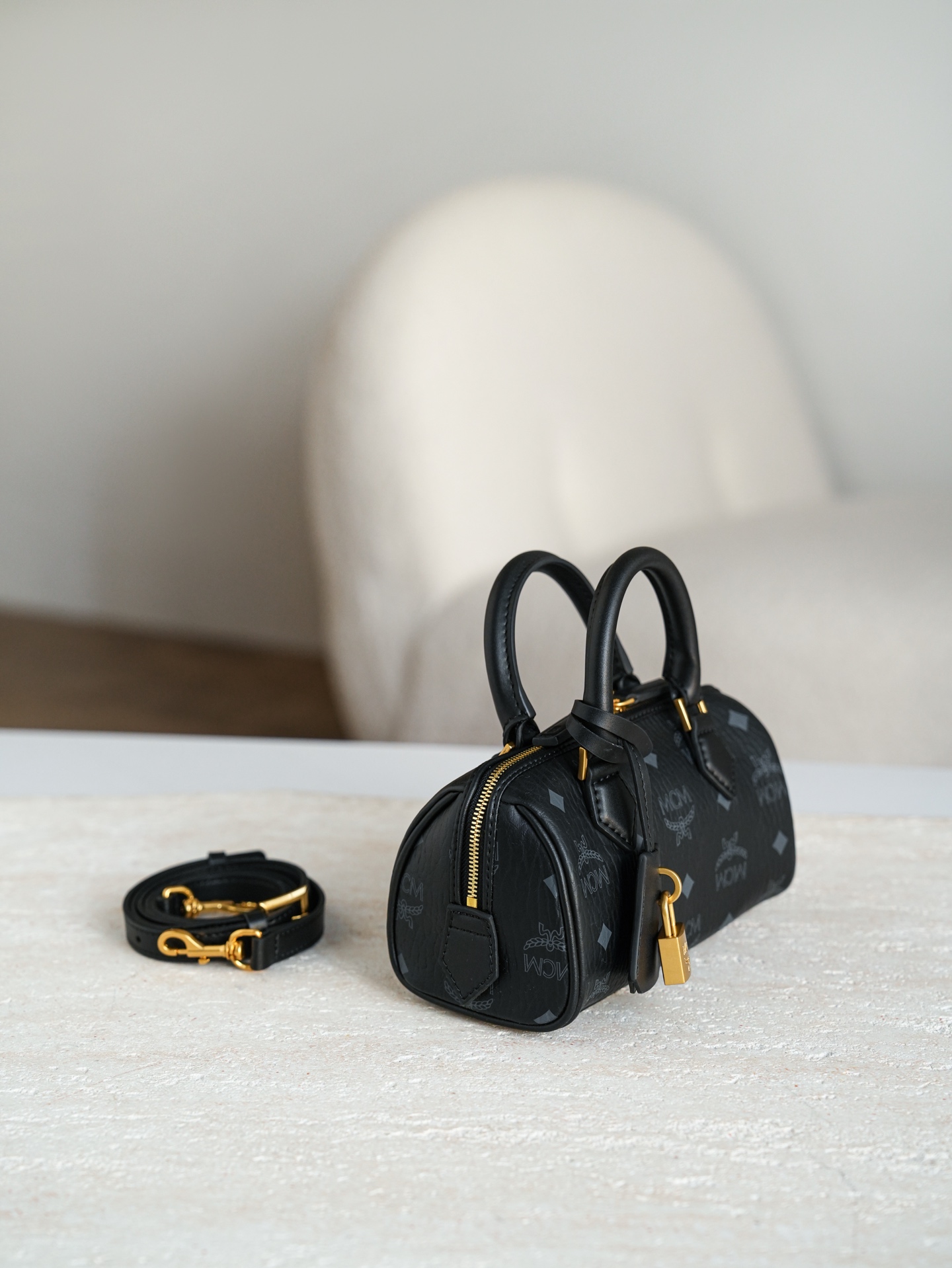 𝗠𝗖𝗠 𝗘𝗹𝗹𝗮 𝗩𝗶𝘀𝗲𝘁𝗼𝘀🆕新款黑色Mini#波士顿包新款·Cp独家®️黑色老花满印这款MCM迷你