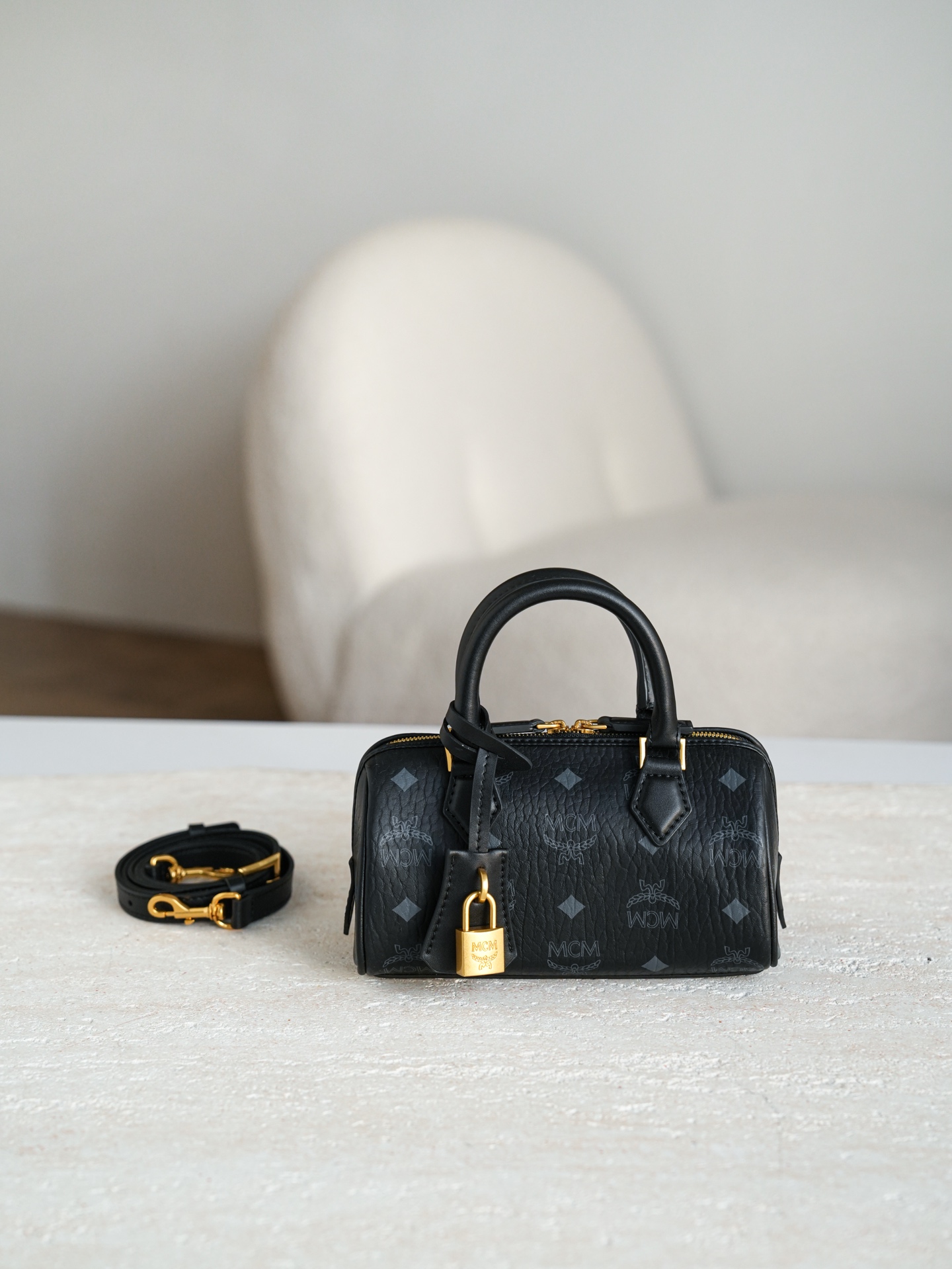 𝗠𝗖𝗠 𝗘𝗹𝗹𝗮 𝗩𝗶𝘀𝗲𝘁𝗼𝘀🆕新款黑色Mini#波士顿包新款·Cp独家®️黑色老花满印这款MCM迷你