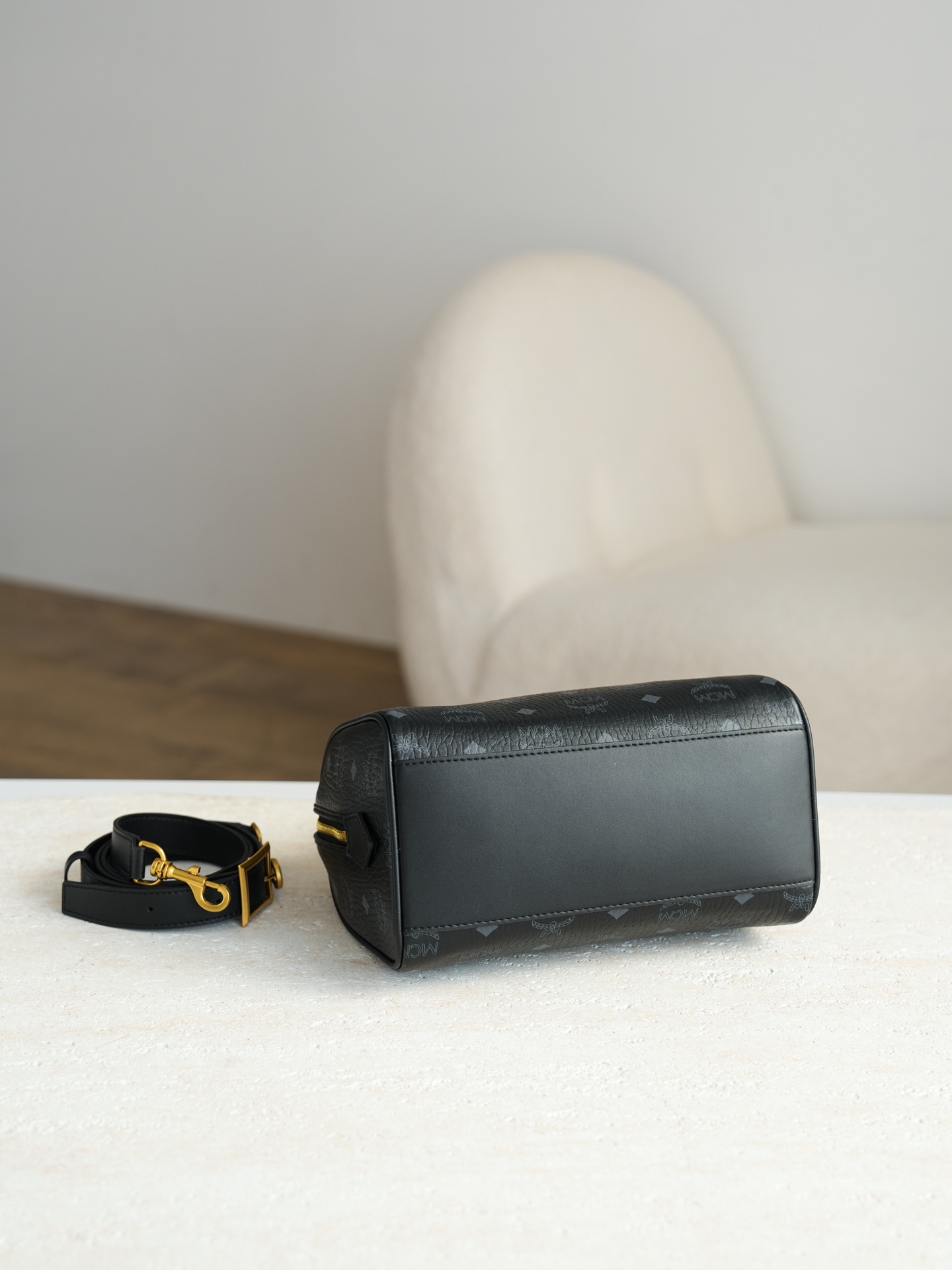 ®全新升级®官网同步𝙈𝘾𝙈 𝙀𝙡𝙡𝙖 𝘽𝙤𝙨𝙩𝙤𝙣黑色𝙎𝙢𝙖𝙡𝙡#波士顿枕头包·CP独家｜黑色这款Vis