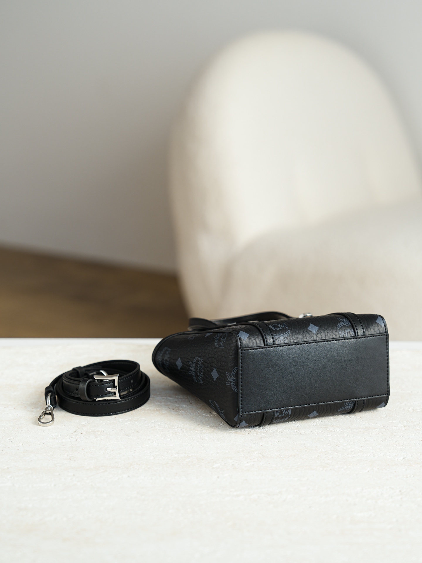 ®官网同步上新款®菜篮子𝐌𝐂𝐌 𝐓𝐨𝐧𝐢 𝐕𝐢𝐬𝐞𝐭𝐨𝐬 𝐗-𝐦𝐢𝐧𝐢·Cp独家®️经典黑色超mini🉑