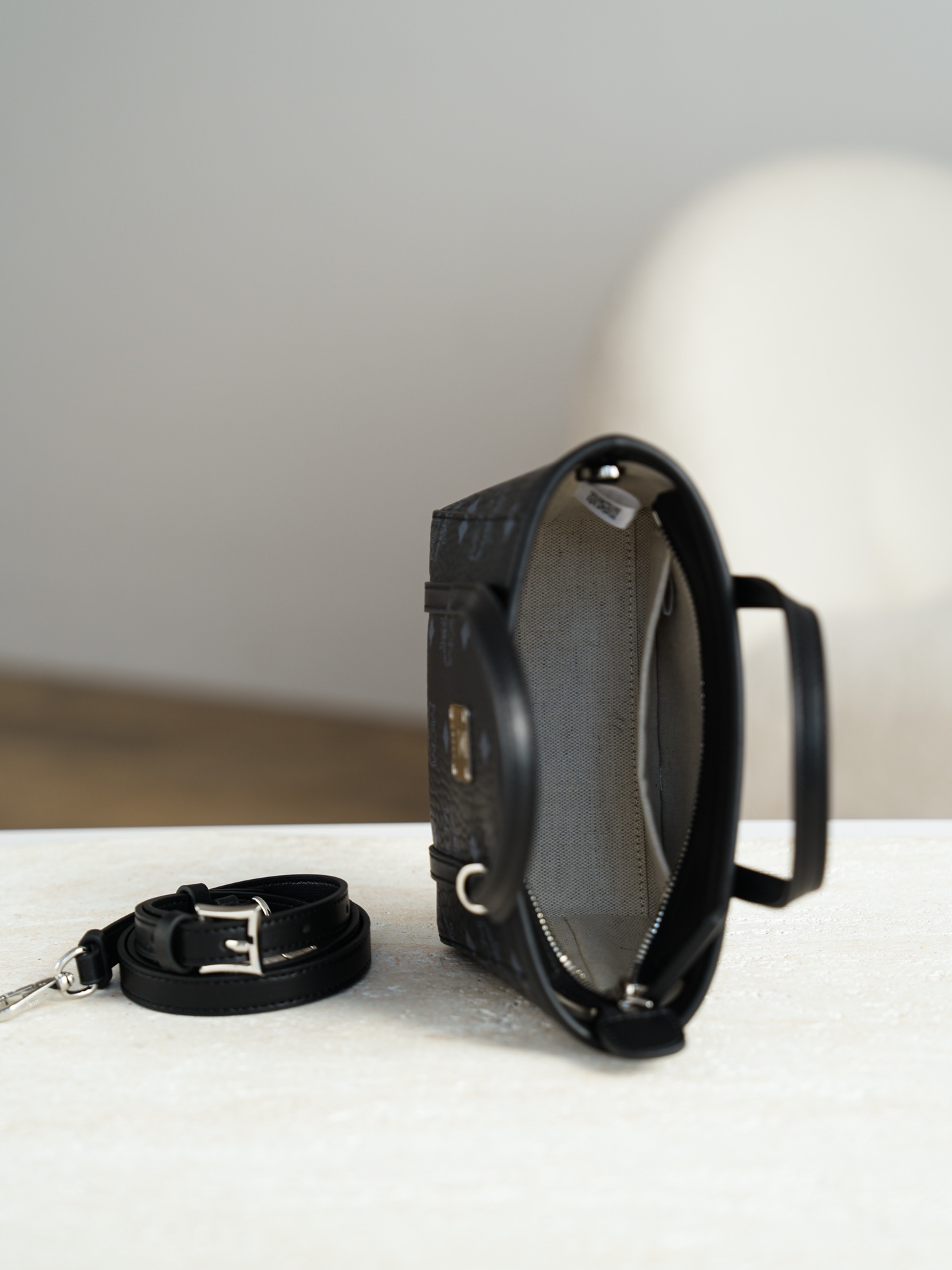 ®官网同步上新款®菜篮子𝐌𝐂𝐌 𝐓𝐨𝐧𝐢 𝐕𝐢𝐬𝐞𝐭𝐨𝐬 𝐗-𝐦𝐢𝐧𝐢·Cp独家®️经典黑色超mini🉑