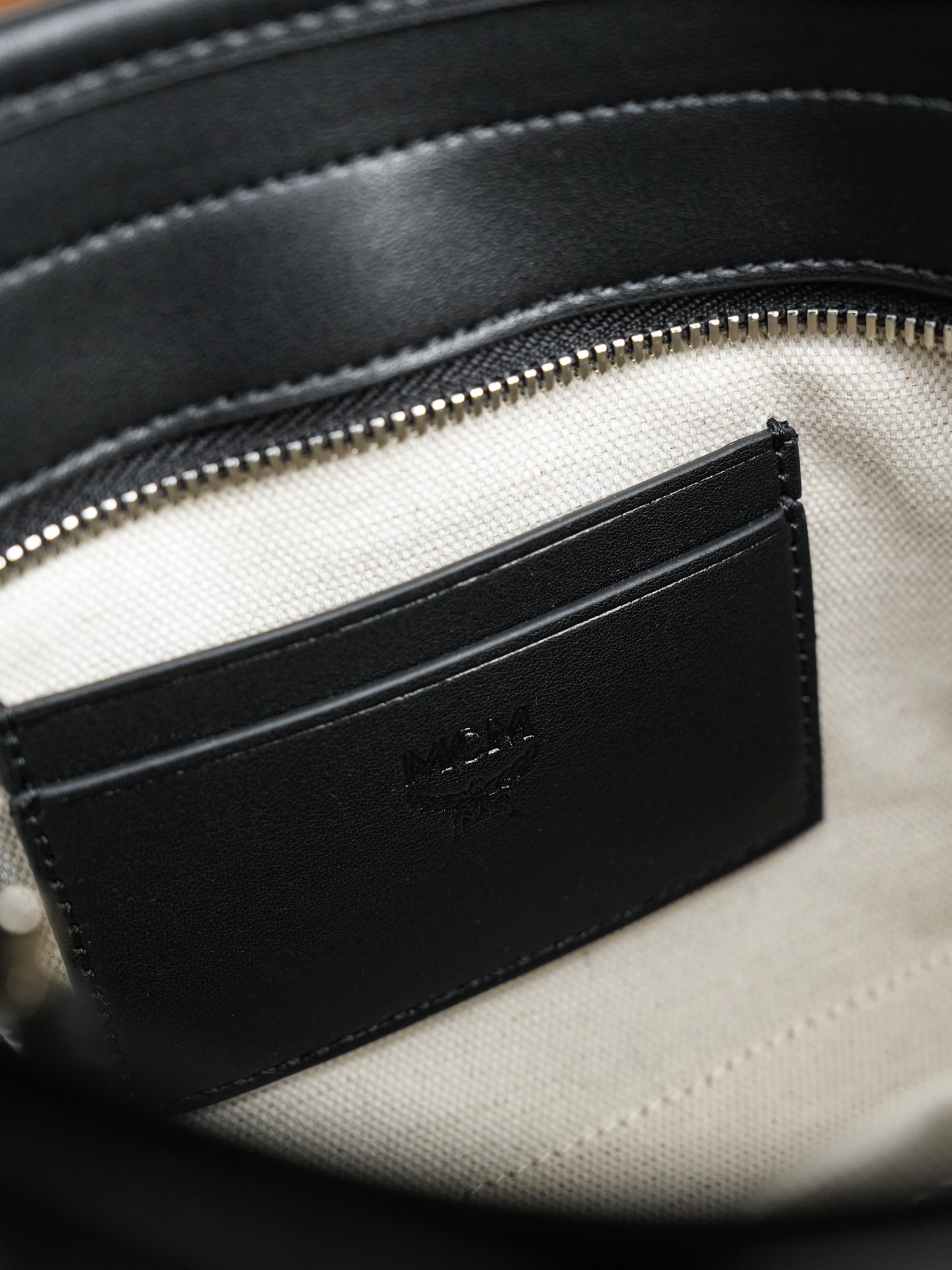 ®官网同步上新款®菜篮子𝐌𝐂𝐌 𝐓𝐨𝐧𝐢 𝐕𝐢𝐬𝐞𝐭𝐨𝐬 𝐗-𝐦𝐢𝐧𝐢·Cp独家®️经典黑色超mini🉑