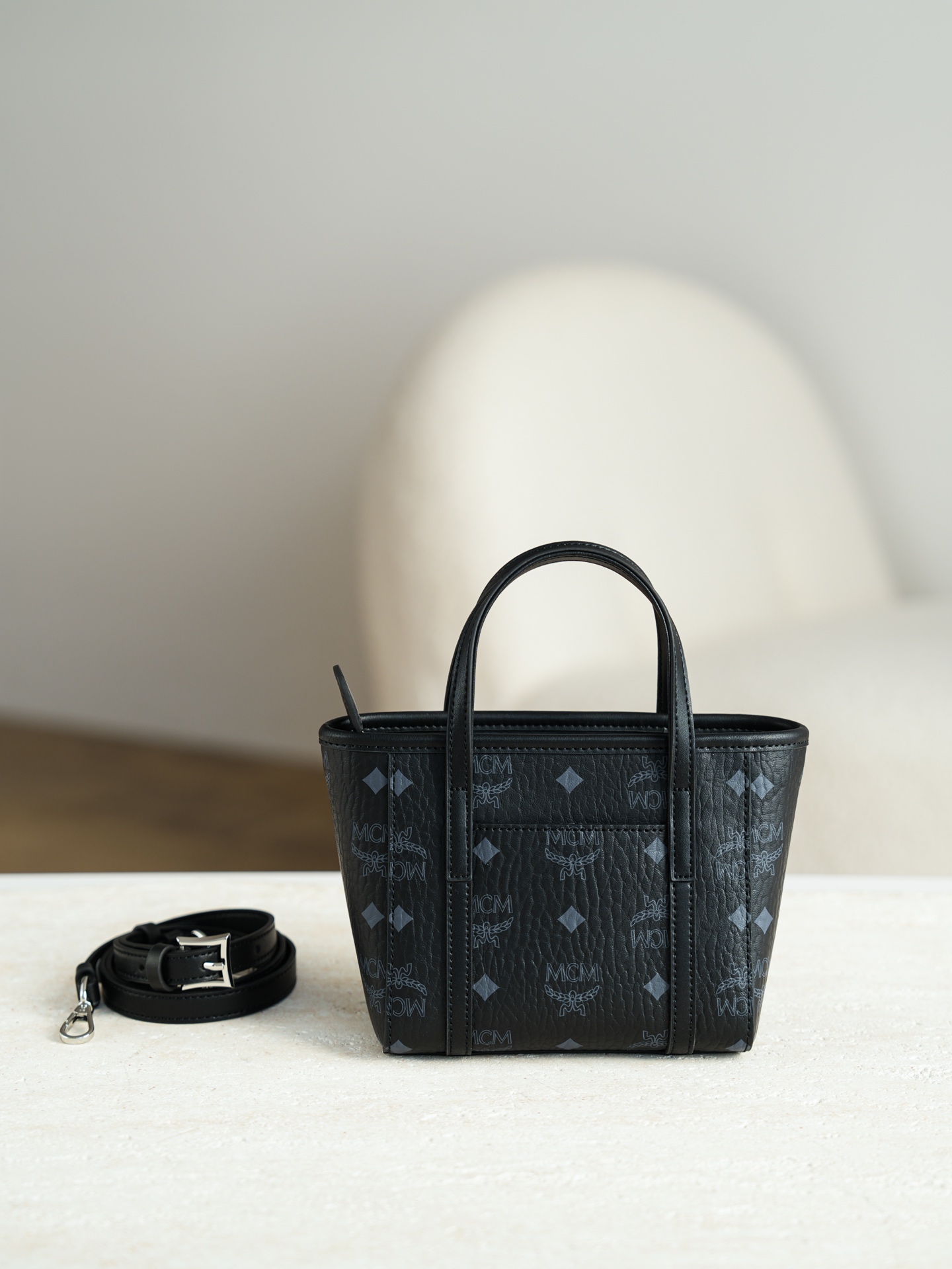 ®官网同步上新款®菜篮子𝐌𝐂𝐌 𝐓𝐨𝐧𝐢 𝐕𝐢𝐬𝐞𝐭𝐨𝐬 𝐗-𝐦𝐢𝐧𝐢·Cp独家®️经典黑色超mini🉑