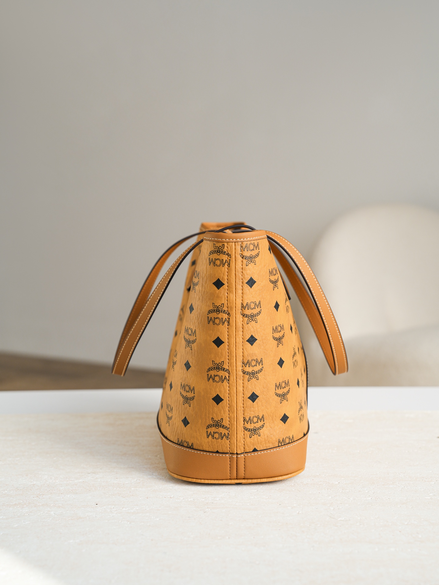 ®全新升级®官网同步𝙈𝘾𝙈 𝙇𝙞𝙯 𝙑𝙞𝙨𝙚𝙩𝙤𝙨干邑色小号#26新款D扣子母包.独家®️经典小号干邑色