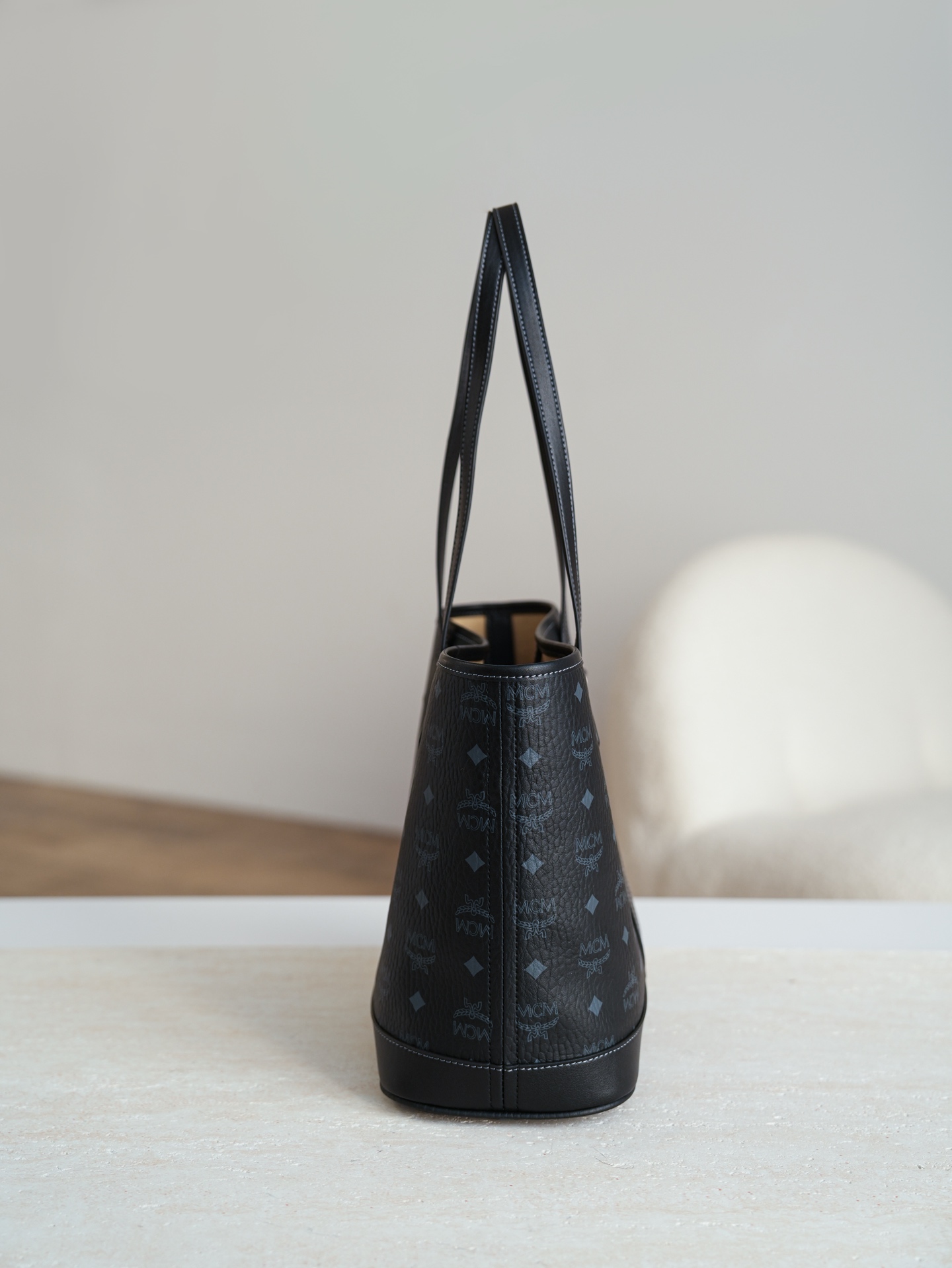 ®全新升级®官网同步𝙈𝘾𝙈 𝙇𝙞𝙯 𝙑𝙞𝙨𝙚𝙩𝙤𝙨黑色小号#26新款D扣子母包.独家®️经典 小号 黑色