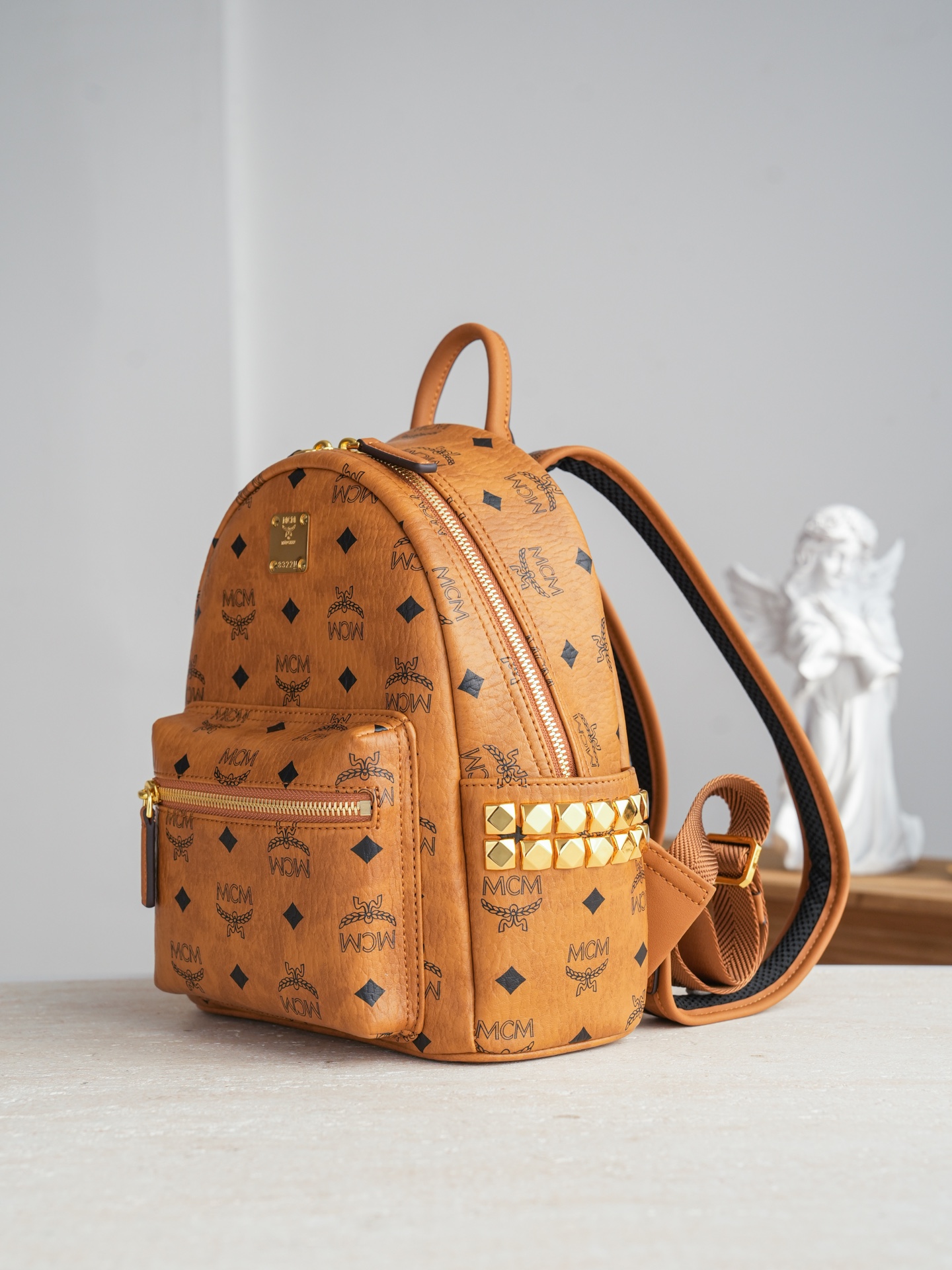 ®全新升级®官网同步𝙈𝘾𝙈 𝙎𝙩𝙖𝙧𝙠 𝙎𝙞𝙙𝙚 𝙎𝙩𝙪𝙙𝙨𝘽𝙖𝙘𝙠𝙥𝙖𝙘𝙠 𝙞𝙣 𝙑𝙞𝙨𝙚𝙩𝙤𝙨干邑色