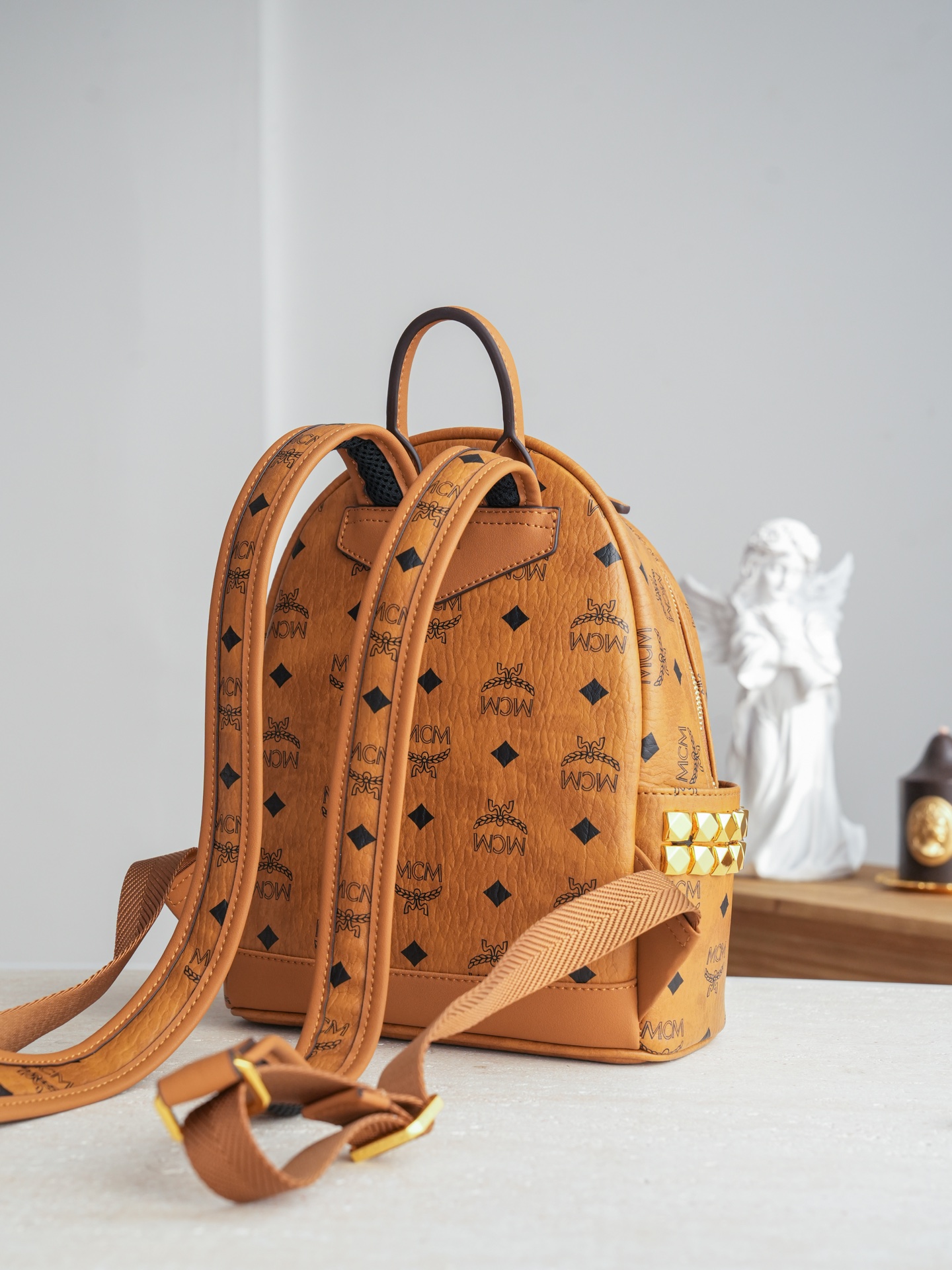 ®全新升级®官网同步𝙈𝘾𝙈 𝙎𝙩𝙖𝙧𝙠 𝙎𝙞𝙙𝙚 𝙎𝙩𝙪𝙙𝙨𝘽𝙖𝙘𝙠𝙥𝙖𝙘𝙠 𝙞𝙣 𝙑𝙞𝙨𝙚𝙩𝙤𝙨干邑色