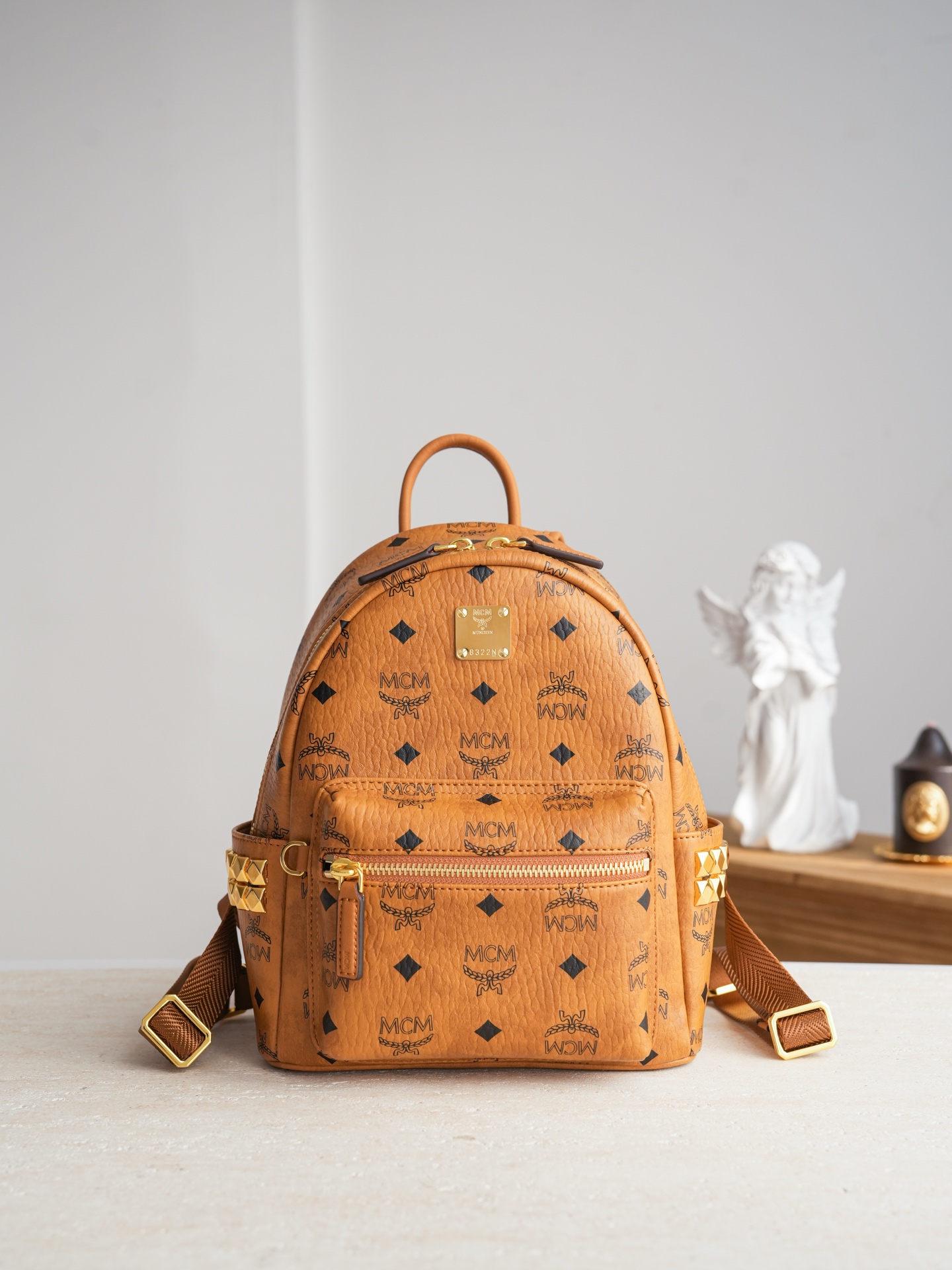 ®全新升级®官网同步𝙈𝘾𝙈 𝙎𝙩𝙖𝙧𝙠 𝙎𝙞𝙙𝙚 𝙎𝙩𝙪𝙙𝙨𝘽𝙖𝙘𝙠𝙥𝙖𝙘𝙠 𝙞𝙣 𝙑𝙞𝙨𝙚𝙩𝙤𝙨干邑色