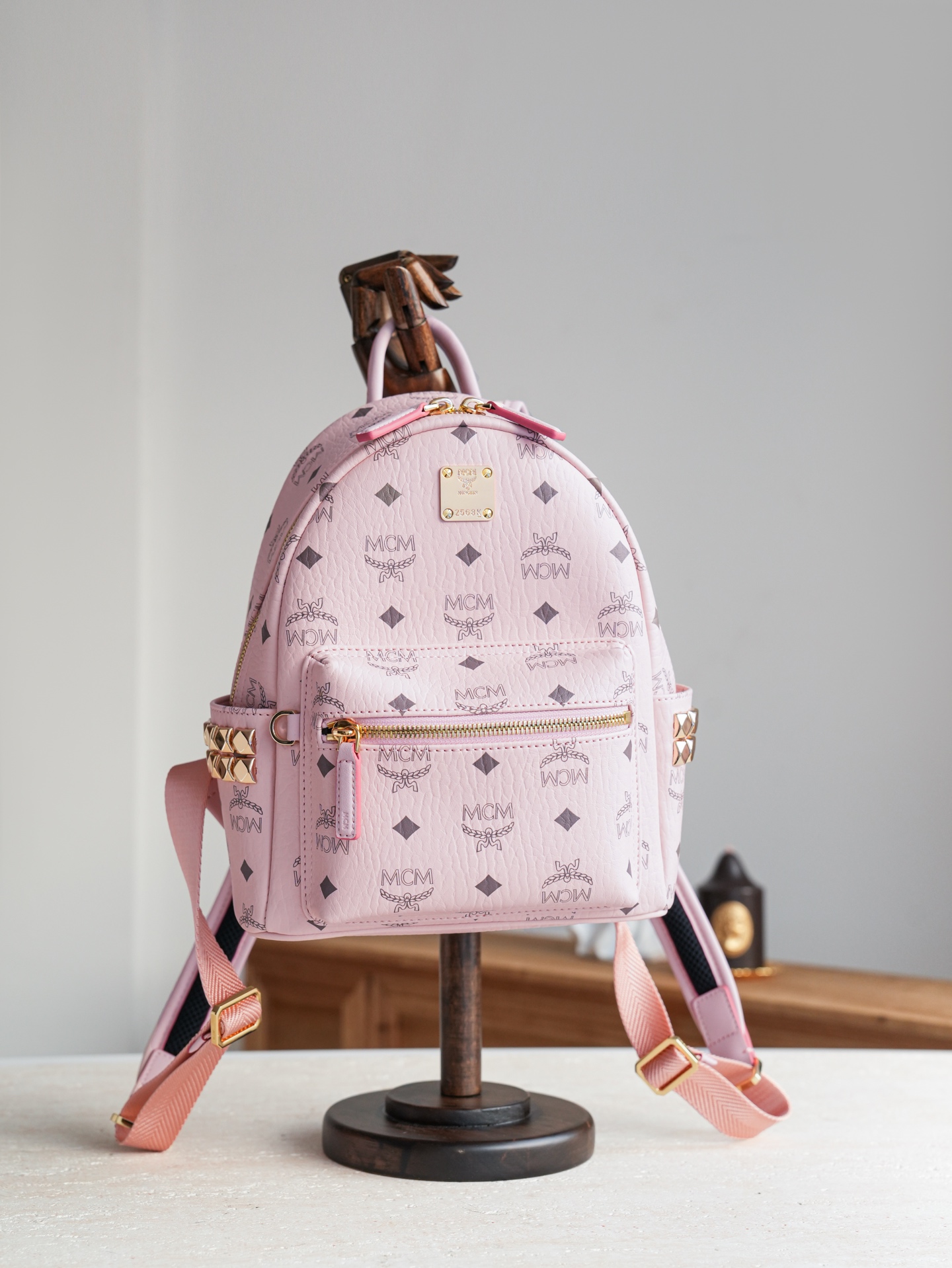 ®全新升级®官网同步 雾霾粉𝙈𝘾𝙈 𝙎𝙩𝙖𝙧𝙠 𝙎𝙞𝙙𝙚 𝙎𝙩𝙪𝙙𝙨𝘽𝙖𝙘𝙠𝙥𝙖𝙘𝙠 𝙞𝙣 𝙑𝙞𝙨𝙚𝙩𝙤