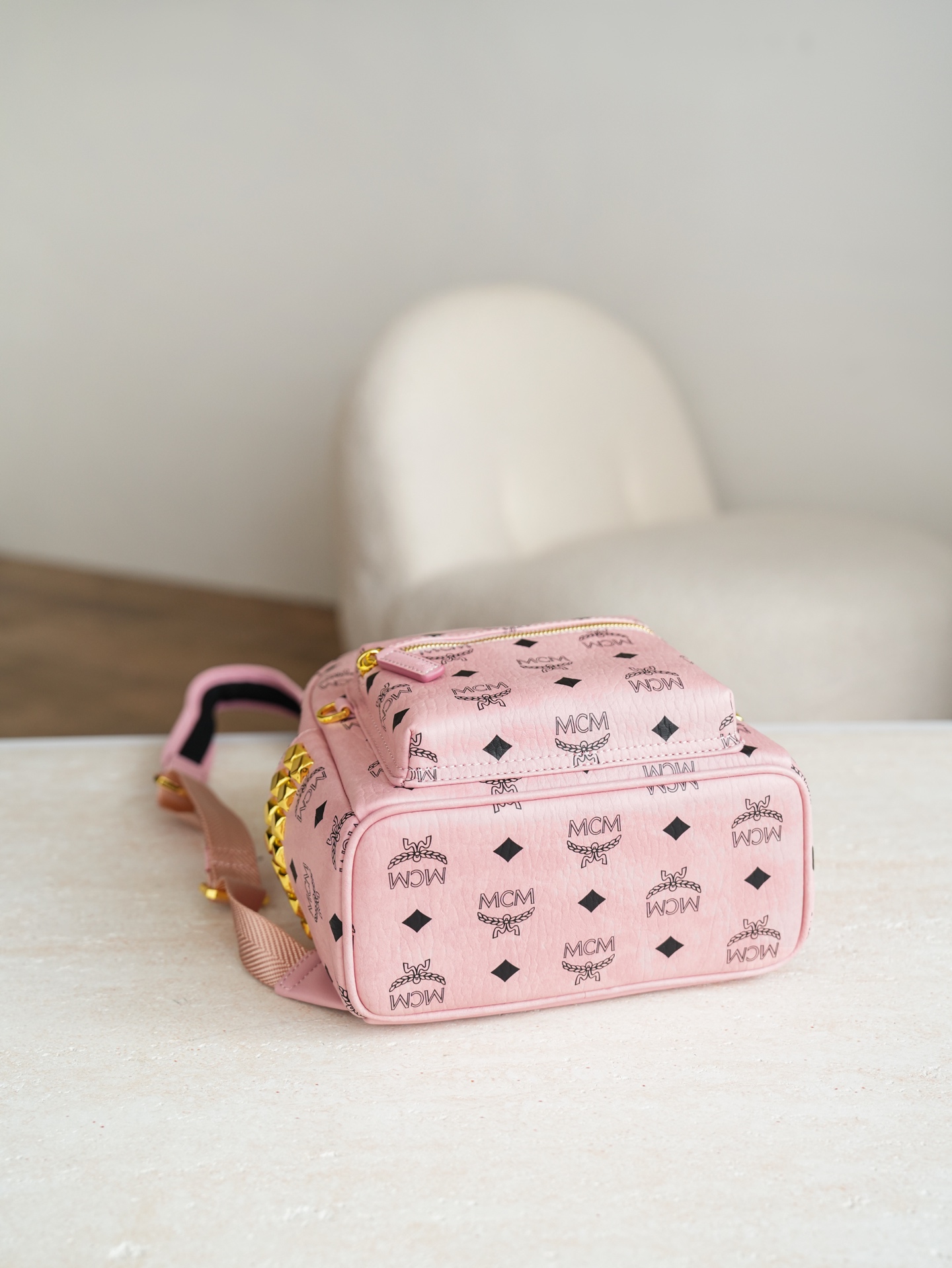 ®全新升级®官网同步 桃粉色𝙈𝘾𝙈 𝙎𝙩𝙖𝙧𝙠 𝙎𝙞𝙙𝙚 𝙎𝙩𝙪𝙙𝙨𝘽𝙖𝙘𝙠𝙥𝙖𝙘𝙠 𝙞𝙣 𝙑𝙞𝙨𝙚𝙩𝙤