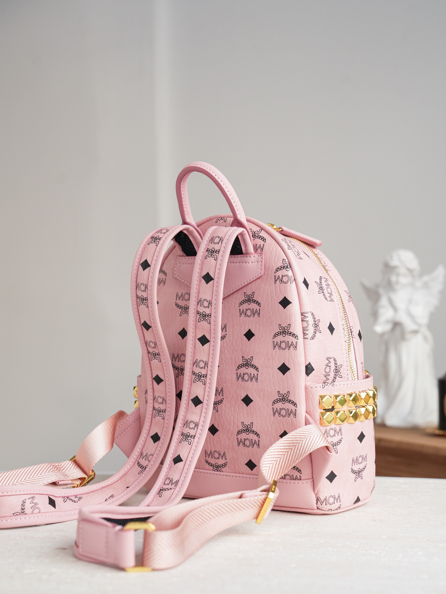 ®全新升级®官网同步 桃粉色𝙈𝘾𝙈 𝙎𝙩𝙖𝙧𝙠 𝙎𝙞𝙙𝙚 𝙎𝙩𝙪𝙙𝙨𝘽𝙖𝙘𝙠𝙥𝙖𝙘𝙠 𝙞𝙣 𝙑𝙞𝙨𝙚𝙩𝙤