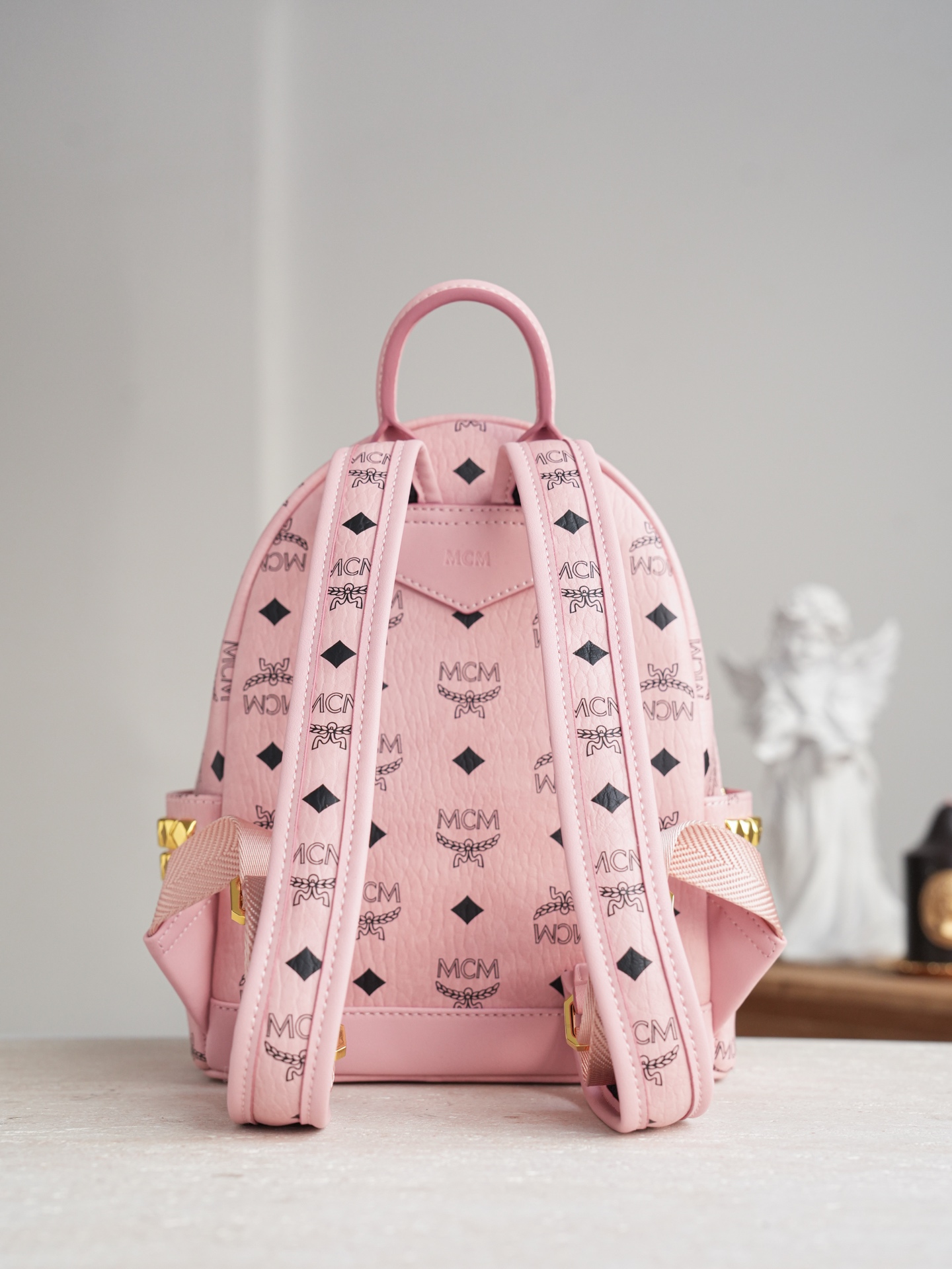 ®全新升级®官网同步 桃粉色𝙈𝘾𝙈 𝙎𝙩𝙖𝙧𝙠 𝙎𝙞𝙙𝙚 𝙎𝙩𝙪𝙙𝙨𝘽𝙖𝙘𝙠𝙥𝙖𝙘𝙠 𝙞𝙣 𝙑𝙞𝙨𝙚𝙩𝙤