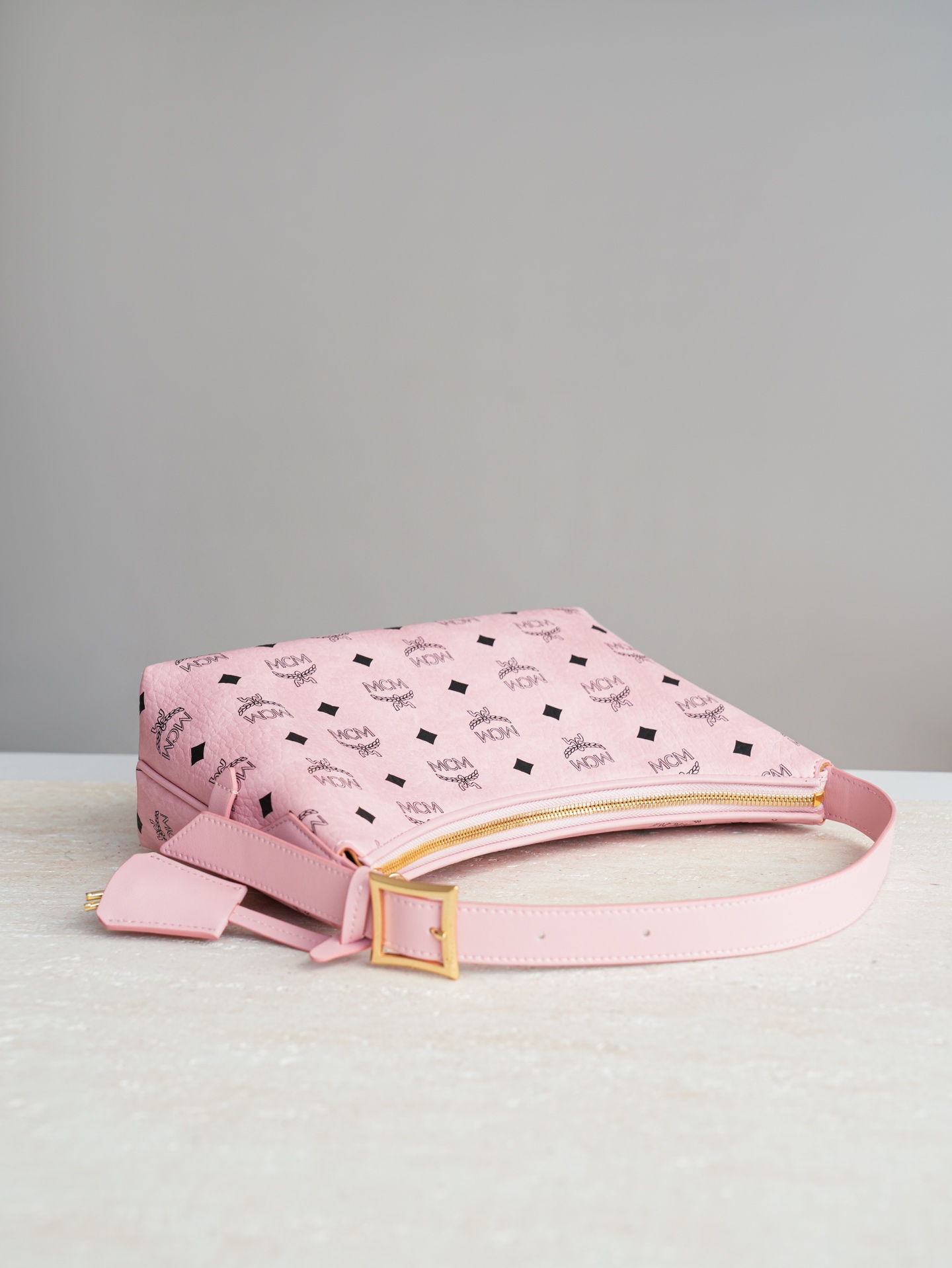 𝗠𝗖𝗠 𝗔𝗿𝗲𝗻 𝗛𝗼𝗯𝗼🆕新款桃花粉 Small#腋下肩背包‼️ZP对版/五金颜色/浅K金·Cp独家®