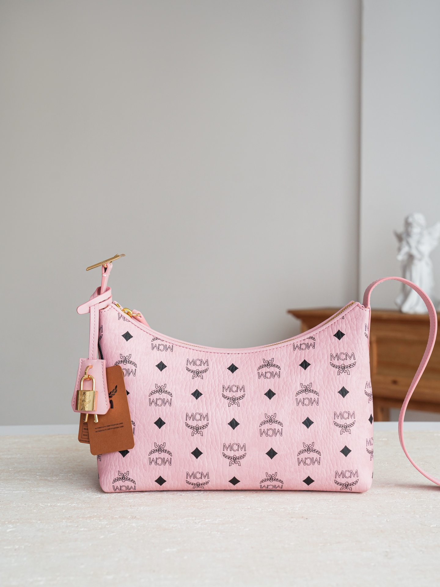 𝗠𝗖𝗠 𝗔𝗿𝗲𝗻 𝗛𝗼𝗯𝗼🆕新款桃花粉 Small#腋下肩背包‼️ZP对版/五金颜色/浅K金·Cp独家®