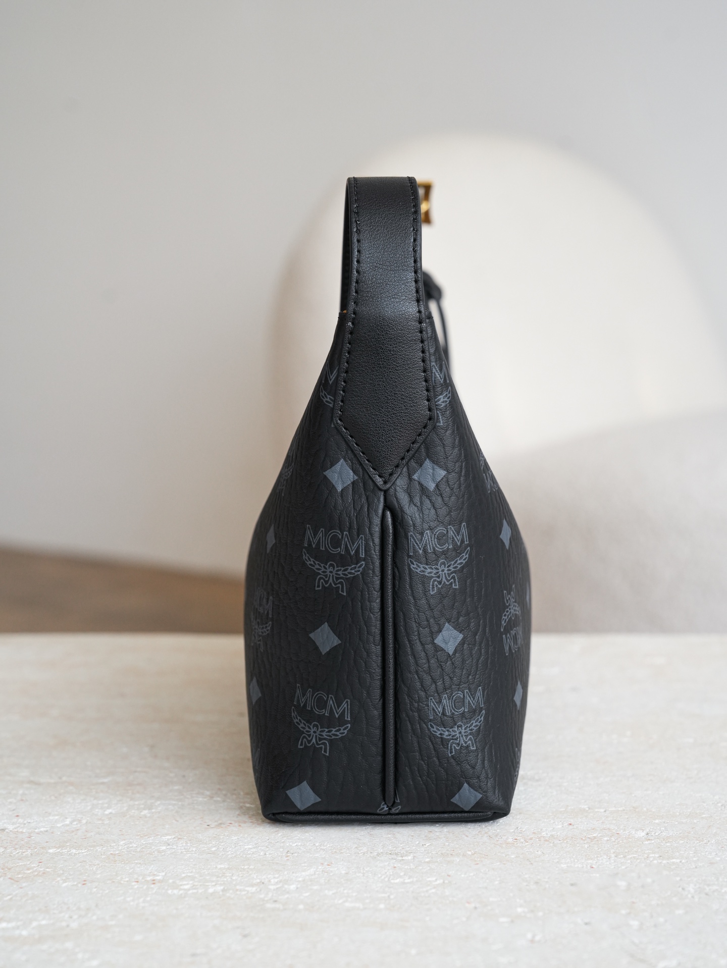 ￼ 𝗠𝗖𝗠 𝗔𝗿𝗲𝗻 𝗛𝗼𝗯𝗼🆕新款重点‼️五金/升级/与ZP一致/可对比黑色 Small#腋下肩背包·