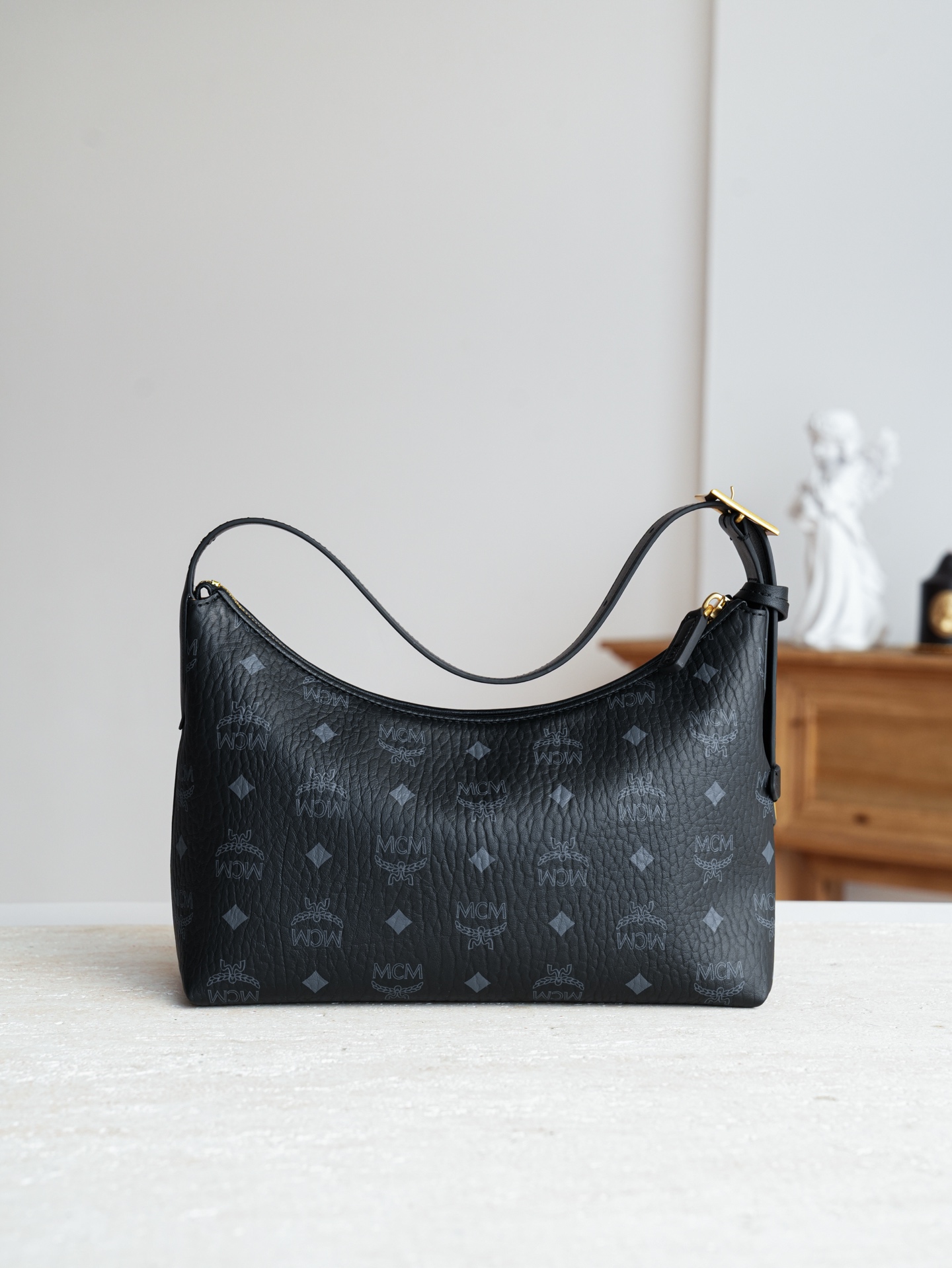 ￼ 𝗠𝗖𝗠 𝗔𝗿𝗲𝗻 𝗛𝗼𝗯𝗼🆕新款重点‼️五金/升级/与ZP一致/可对比黑色 Small#腋下肩背包·