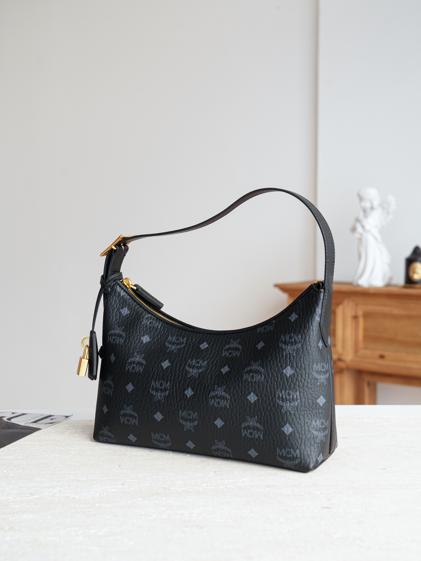 ￼ 𝗠𝗖𝗠 𝗔𝗿𝗲𝗻 𝗛𝗼𝗯𝗼🆕新款重点‼️五金/升级/与ZP一致/可对比黑色 Small#腋下肩背包·