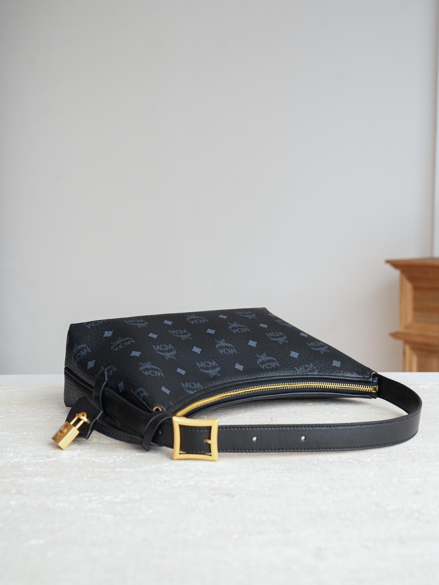 ￼ 𝗠𝗖𝗠 𝗔𝗿𝗲𝗻 𝗛𝗼𝗯𝗼🆕新款重点‼️五金/升级/与ZP一致/可对比黑色 Small#腋下肩背包·