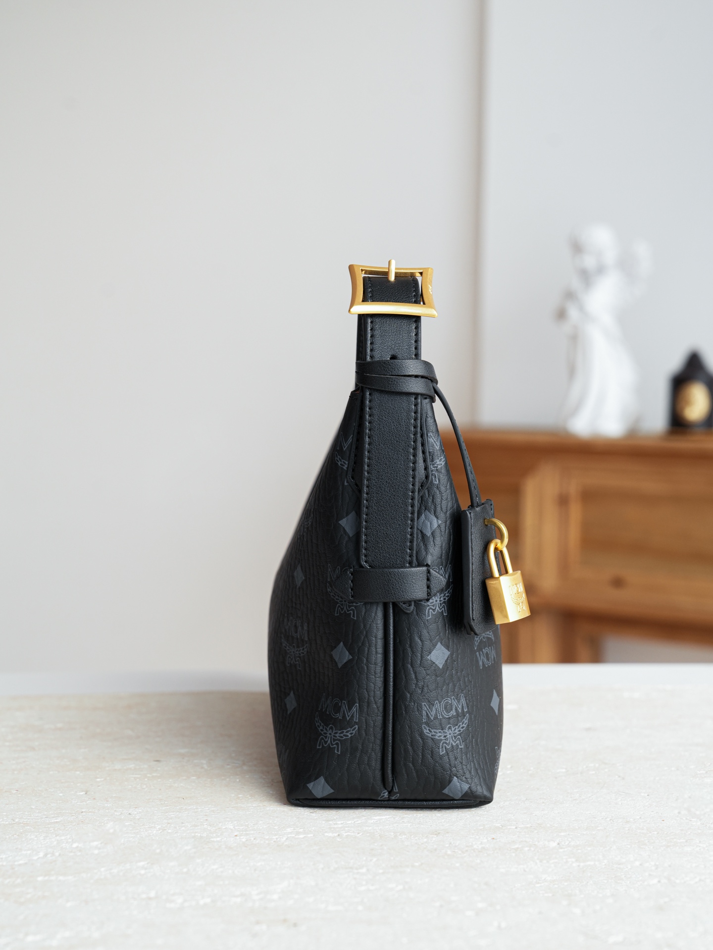 ￼ 𝗠𝗖𝗠 𝗔𝗿𝗲𝗻 𝗛𝗼𝗯𝗼🆕新款重点‼️五金/升级/与ZP一致/可对比黑色 Small#腋下肩背包·