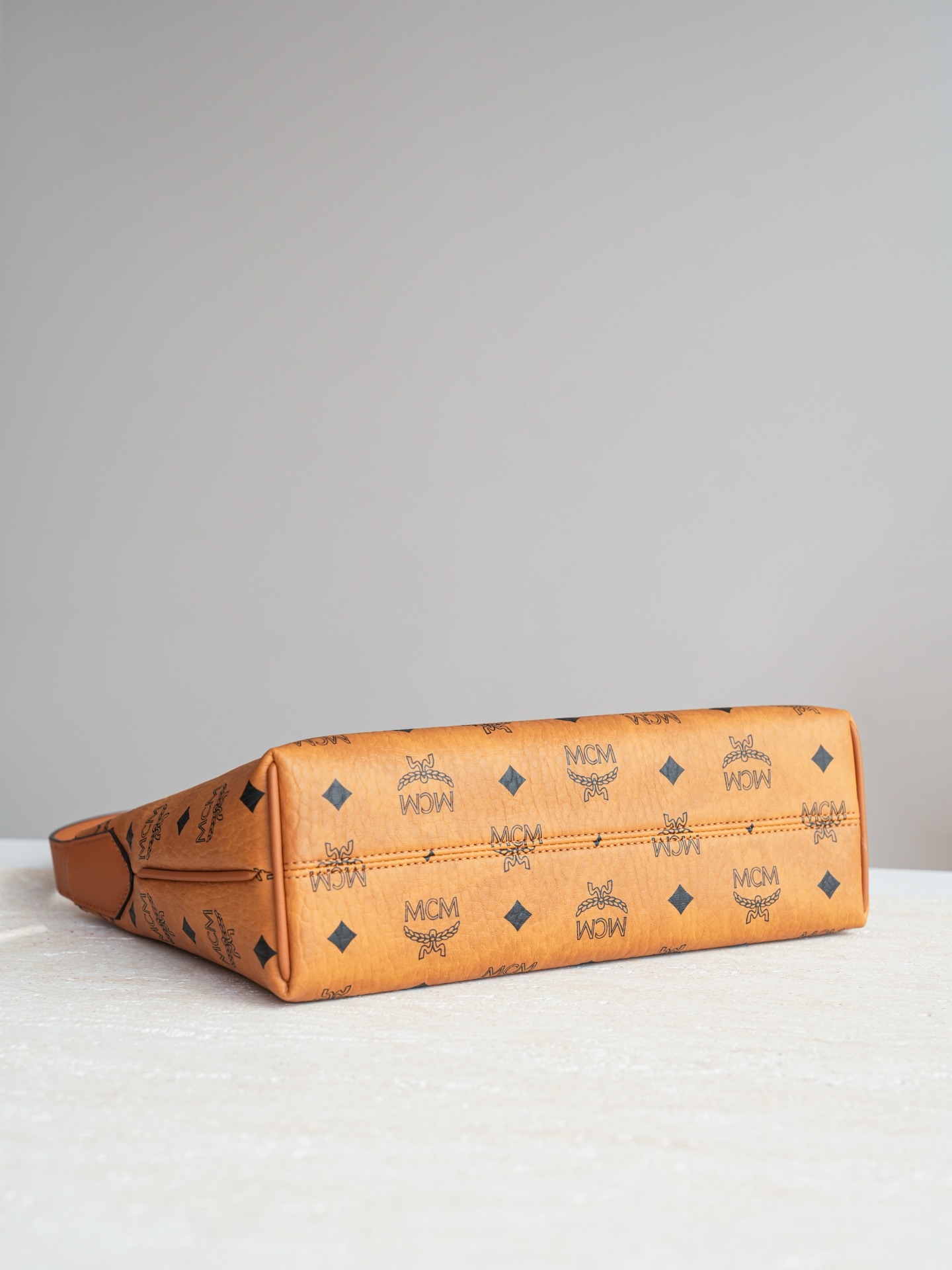 𝗠𝗖𝗠 𝗔𝗿𝗲𝗻 𝗛𝗼𝗯𝗼🆕新款重点‼️颜色/ZP五金一致/可对比干邑色Small#腋下肩背包·Cp独家