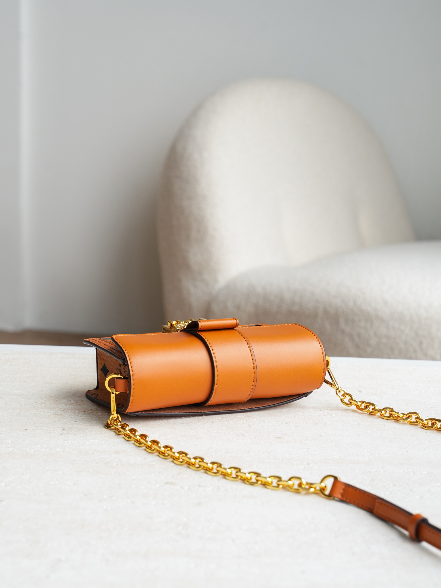 𝐌𝐂𝐌 𝐓𝐫𝐚𝐜𝐲 𝐕𝐢𝐬𝐞𝐭𝐨𝐬⛓️链条斜挎包独家®️经典干邑色这款Tracy斜挎包采用Visetos