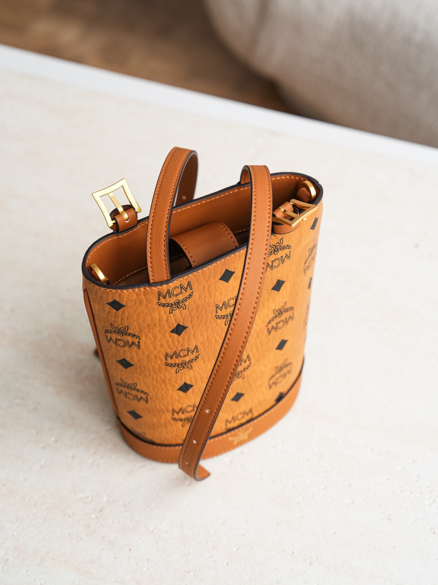 ®新货上线®升级/五金/可对比zp𝙈𝘾𝙈 𝘼𝙧𝙚𝙣 𝘽𝙪𝙘𝙠𝙚𝙩干邑色𝙈𝙞𝙣𝙞#斜挎包·CP独家出品｜干