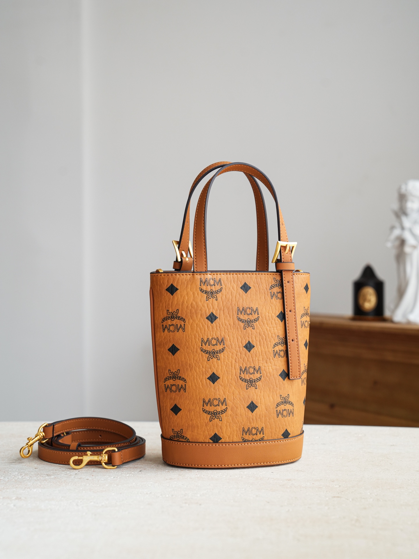 ®新货上线®升级/五金/可对比zp𝙈𝘾𝙈 𝘼𝙧𝙚𝙣 𝘽𝙪𝙘𝙠𝙚𝙩干邑色𝙈𝙞𝙣𝙞#斜挎包·CP独家出品｜干