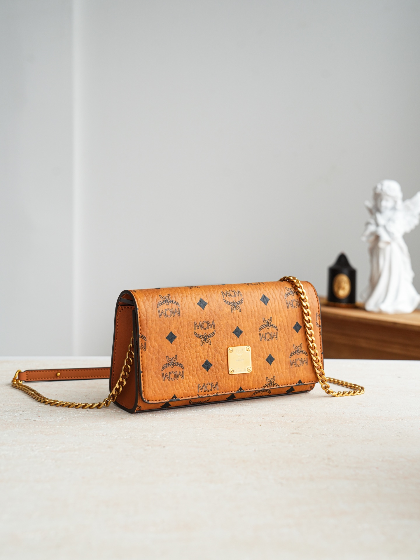 ✨ MCM Aren Visetos 链条包/斜挎包这是MCM的Aren Visetos链条包/是一款斜