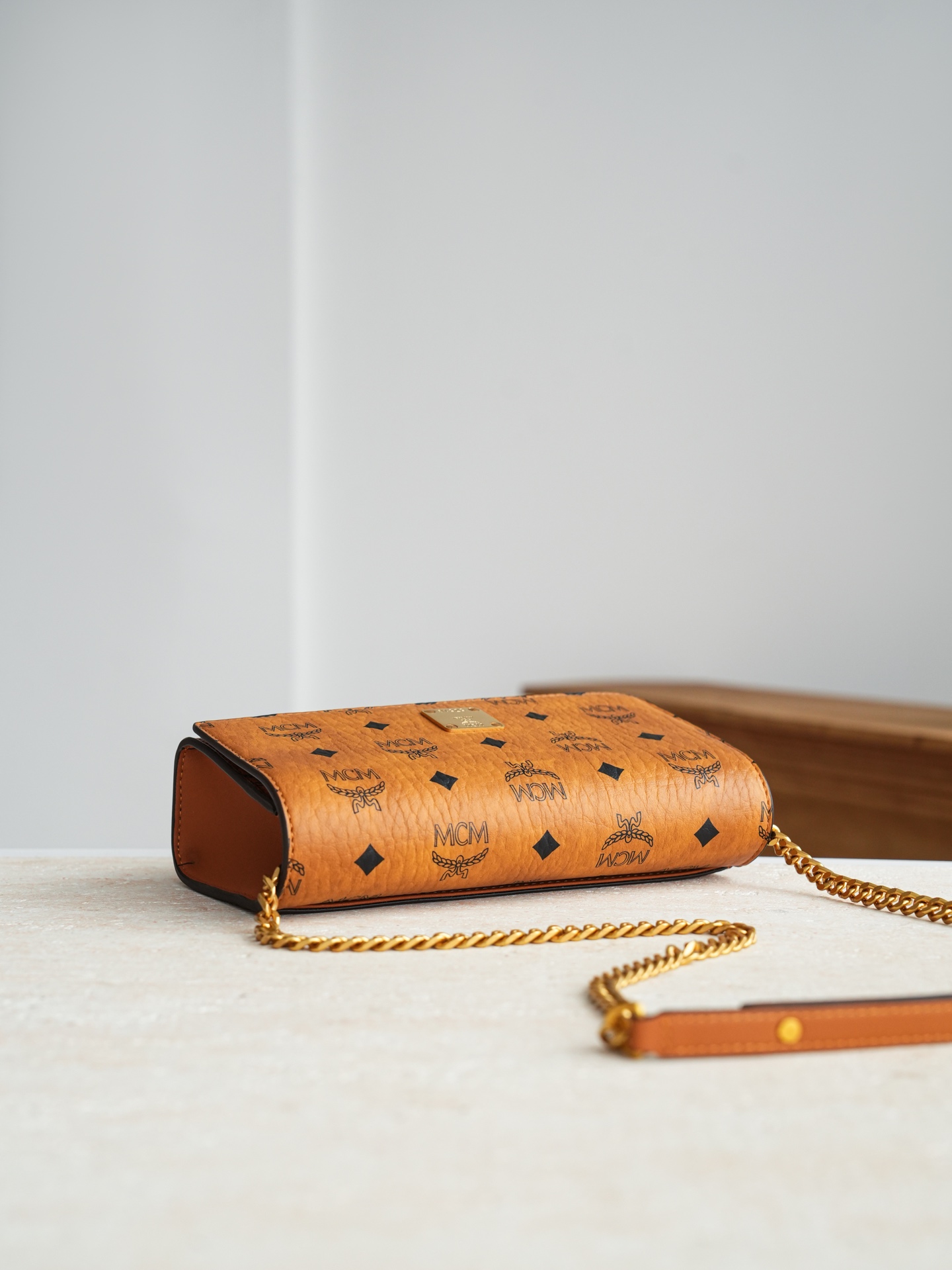 ✨ MCM Aren Visetos 链条包/斜挎包这是MCM的Aren Visetos链条包/是一款斜