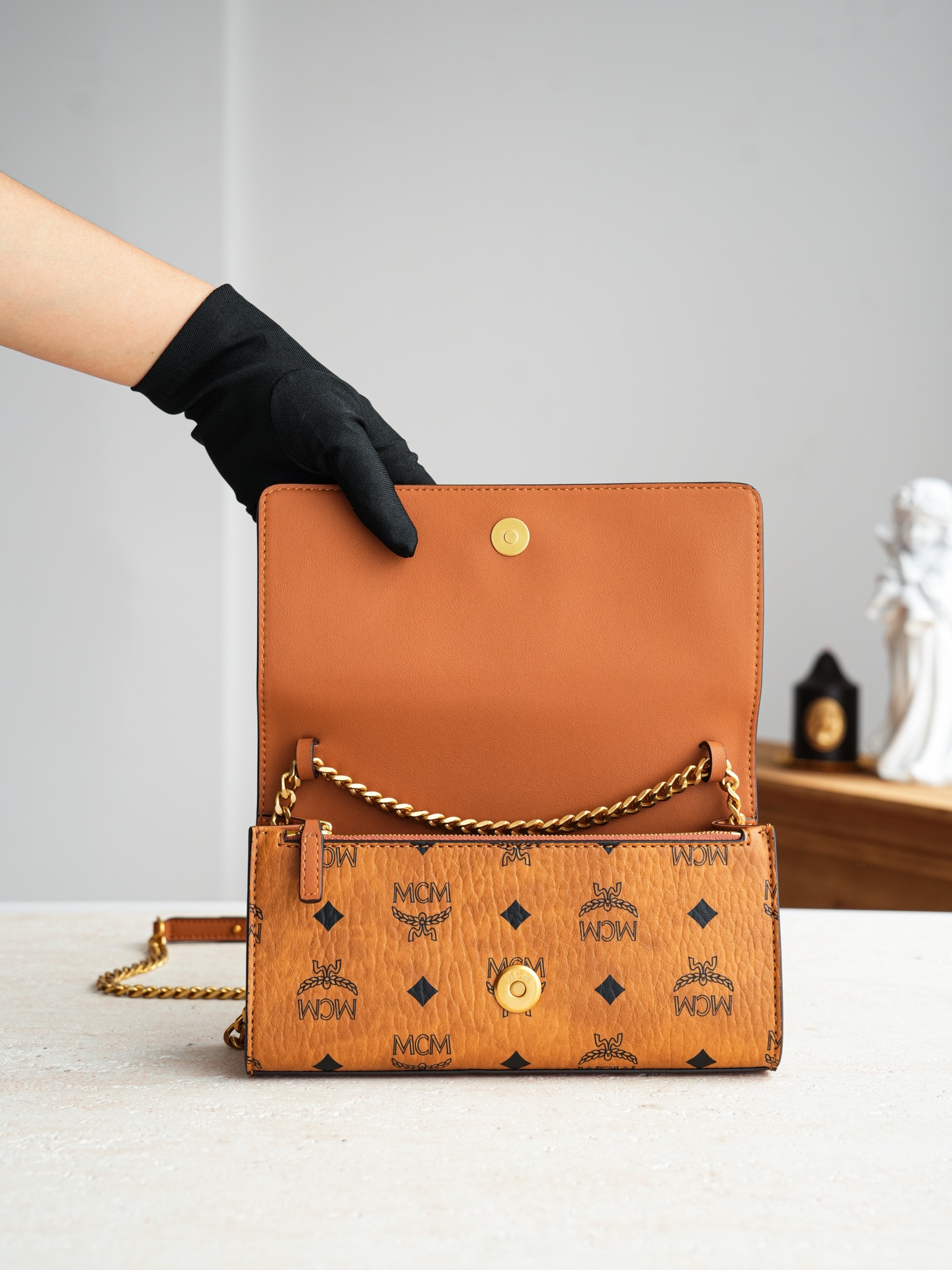 ✨ MCM Aren Visetos 链条包/斜挎包这是MCM的Aren Visetos链条包/是一款斜