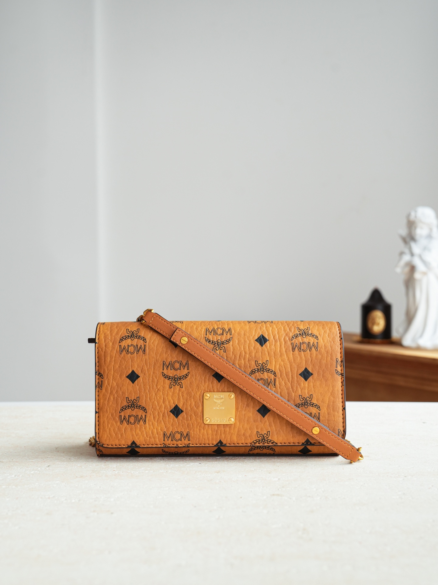 ✨ MCM Aren Visetos 链条包/斜挎包这是MCM的Aren Visetos链条包/是一款斜