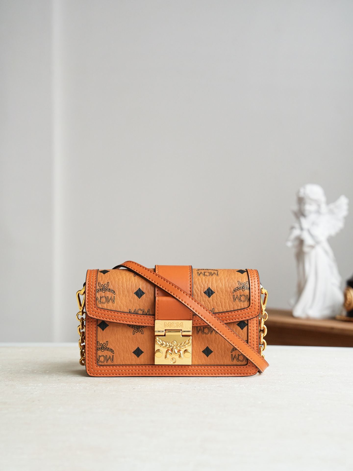 MCM bag 𝐌𝐂𝐌 𝐓𝐫𝐚𝐜𝐲 𝐕𝐢𝐬𝐞𝐭𝐨𝐬 — photo 4