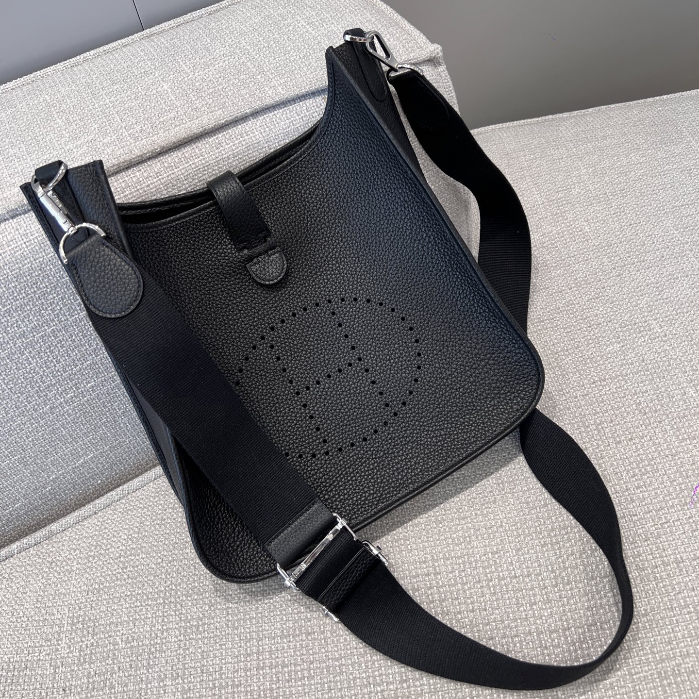NO:698687,Black silver hand-stitched details,Hermes,hermes,Hermes,19860909黑银   手工缝制细节,爱马仕,hermes,Hermes,,Bag