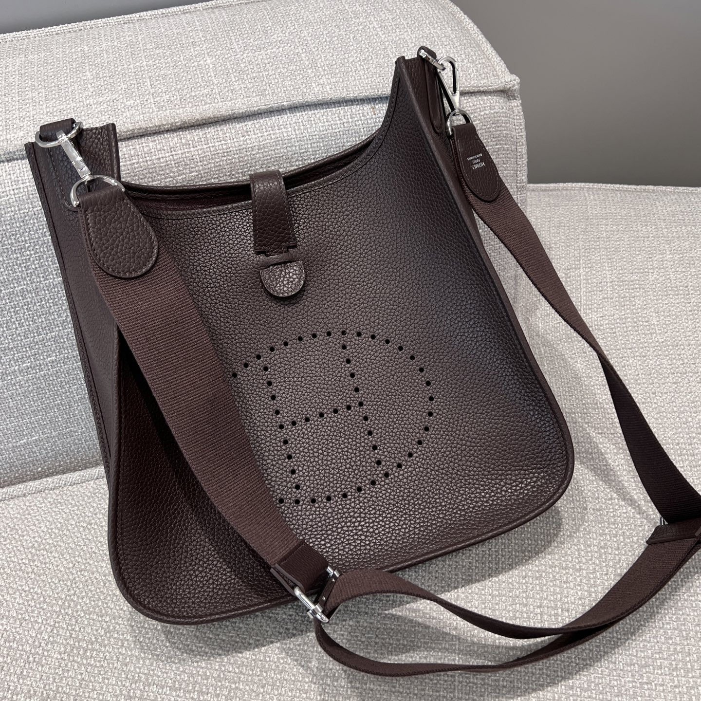 NO:698674,Ebony silver buckle with hand-stitched details,Hermes,hermes,Hermes,19860909乌木色银扣   手工缝制细节,爱马仕,hermes,Hermes,,Bag