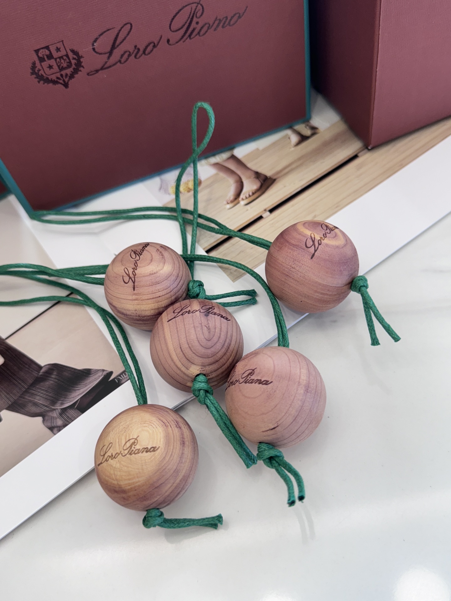 Included in the gift set, these cedarwood balls are crafted from solid-c - Comprehensive 2