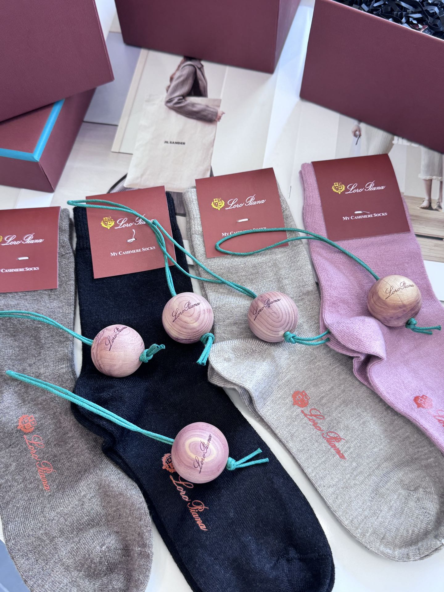 Included in the gift set, these cedarwood balls are crafted from solid-c - Comprehensive 7