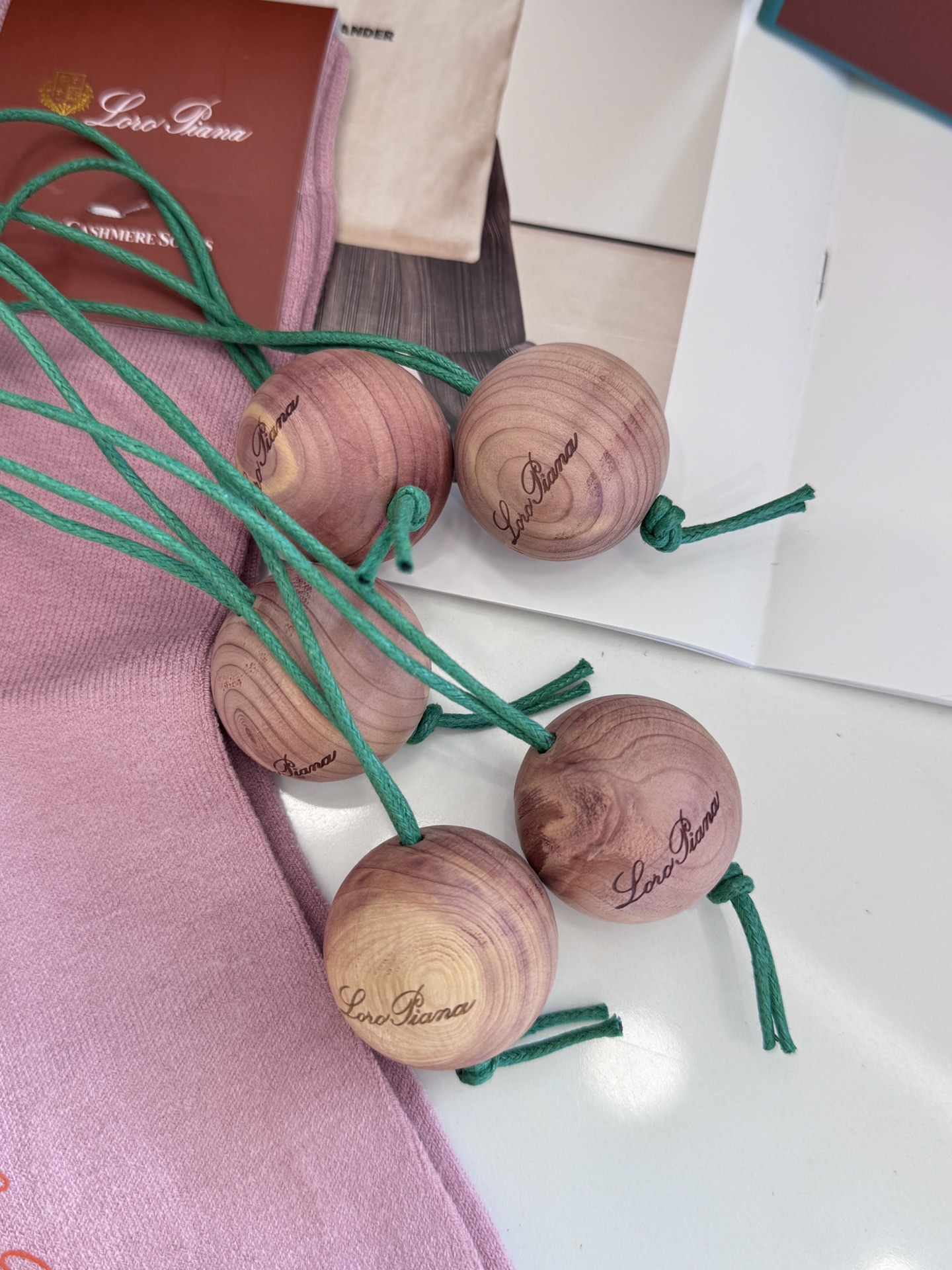 Included in the gift set, these cedarwood balls are crafted from solid-c - Comprehensive 5
