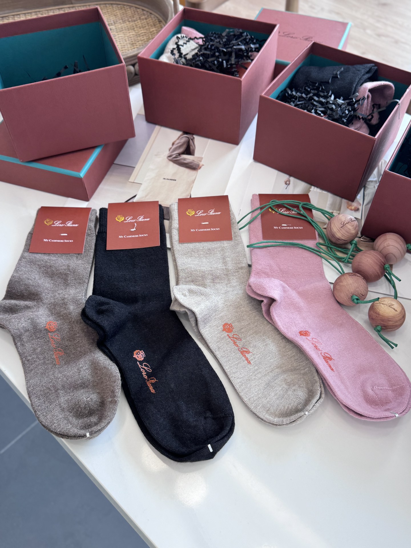 Included in the gift set, these cedarwood balls are crafted from solid-c - Comprehensive 6