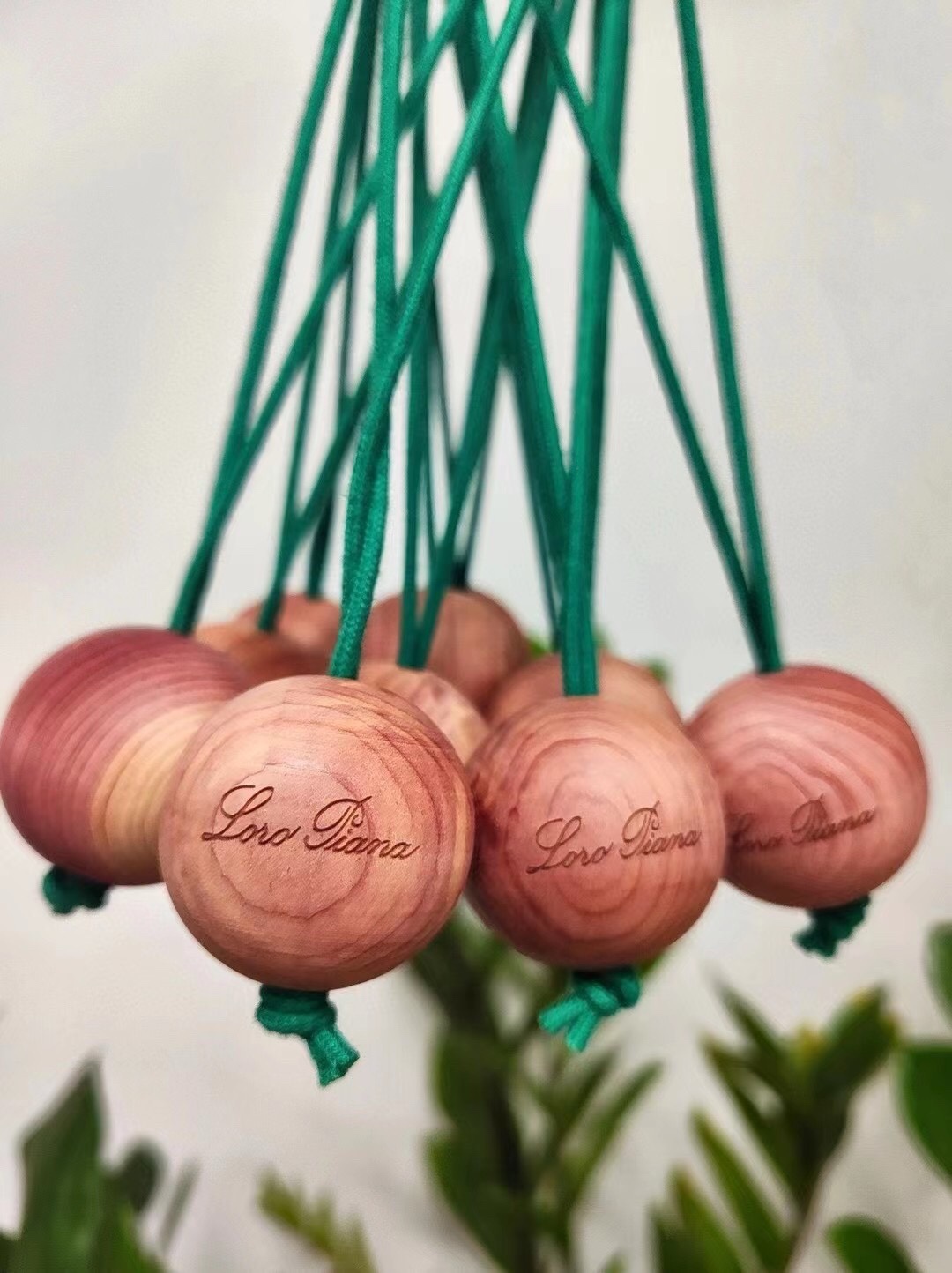Loro Piana Cedar Wood Balls for Cashmere Care - Comprehensive 4