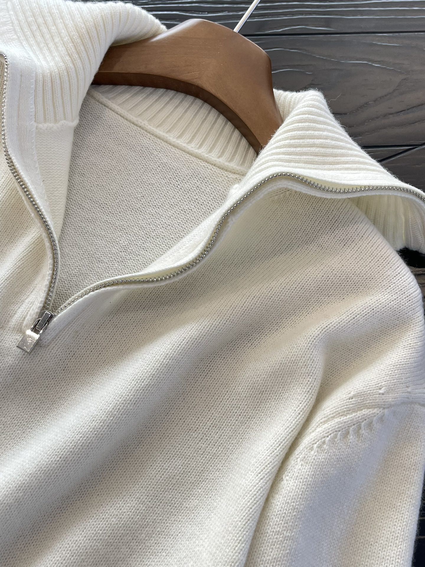 Crafted from premium Grade-A cashmere, this heavyweight 7-gauge knit is  - Comprehensive 8