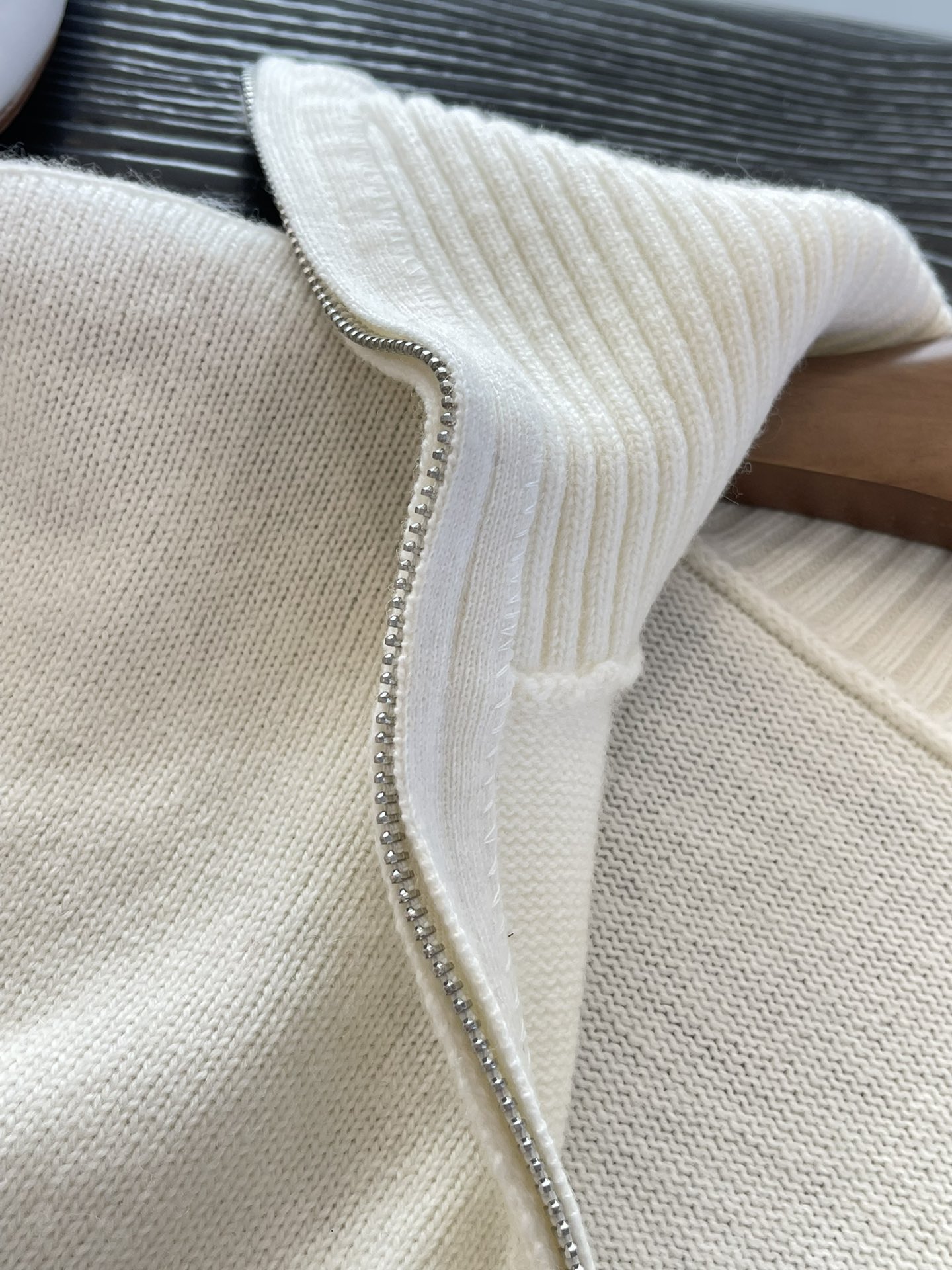 Crafted from premium Grade-A cashmere, this heavyweight 7-gauge knit is  - Comprehensive 5