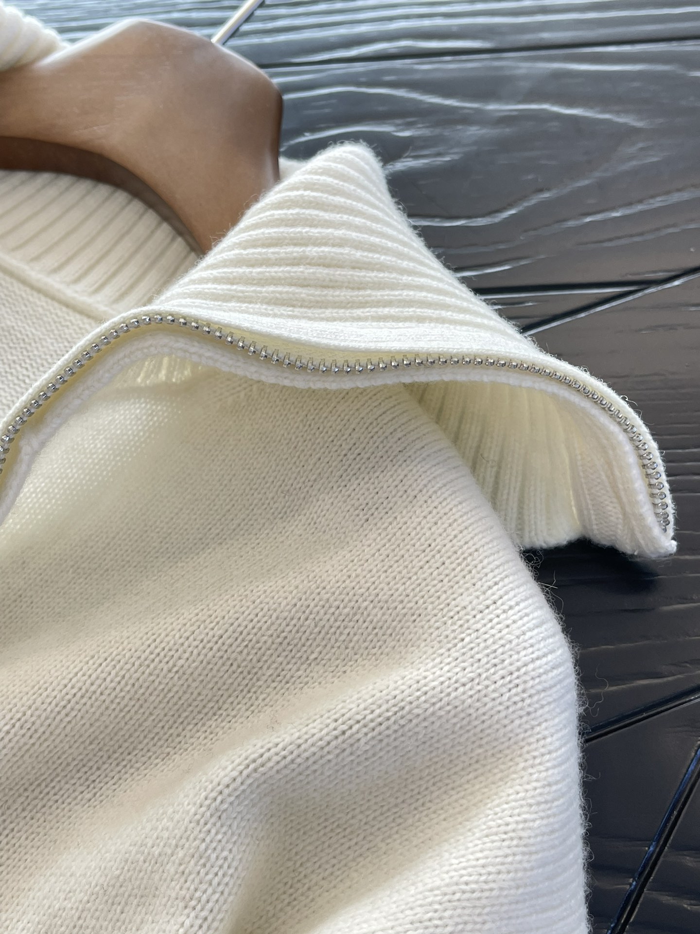 Crafted from premium Grade-A cashmere, this heavyweight 7-gauge knit is  - Comprehensive 4