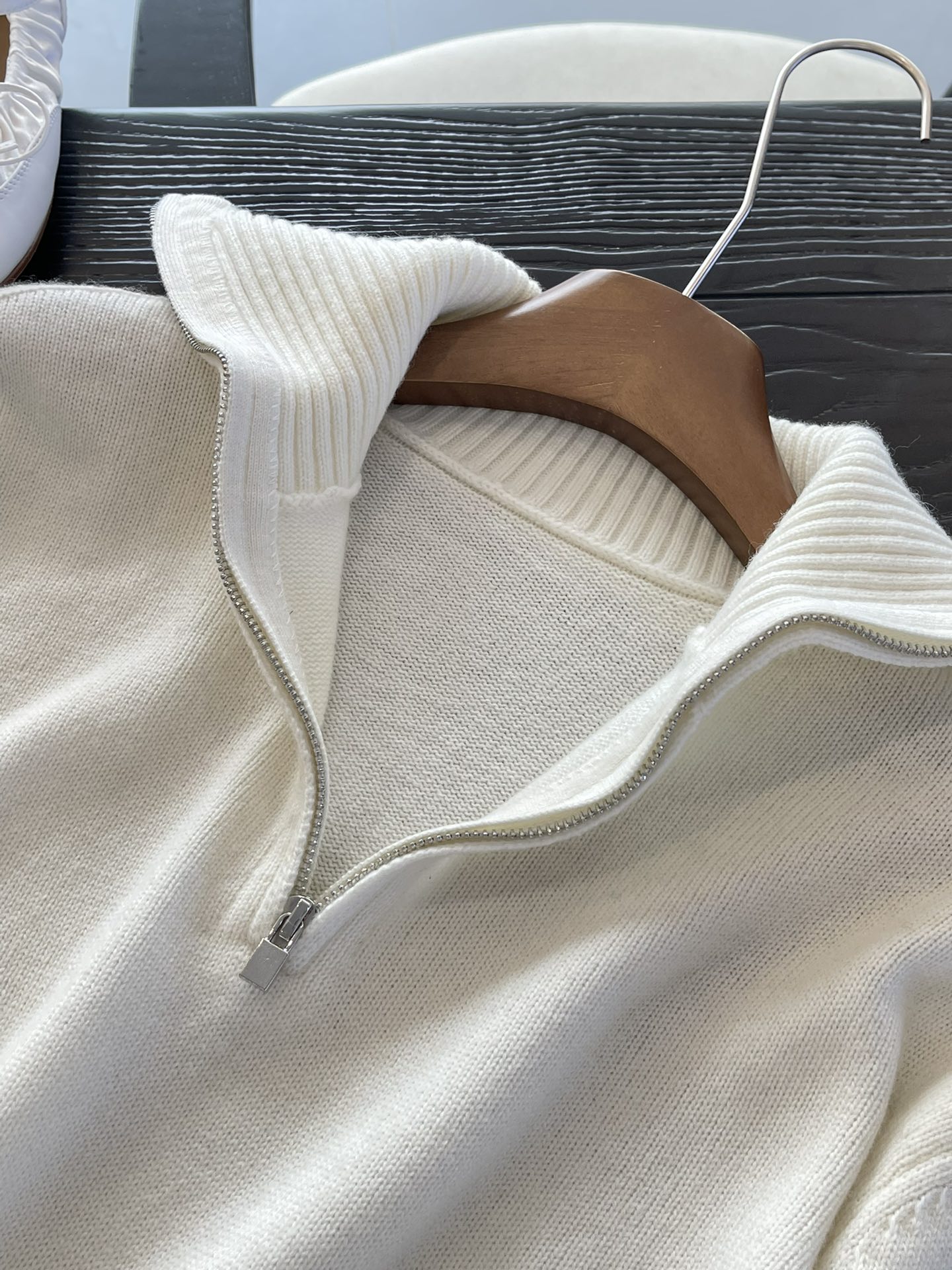 Crafted from premium Grade-A cashmere, this heavyweight 7-gauge knit is  - Comprehensive 6