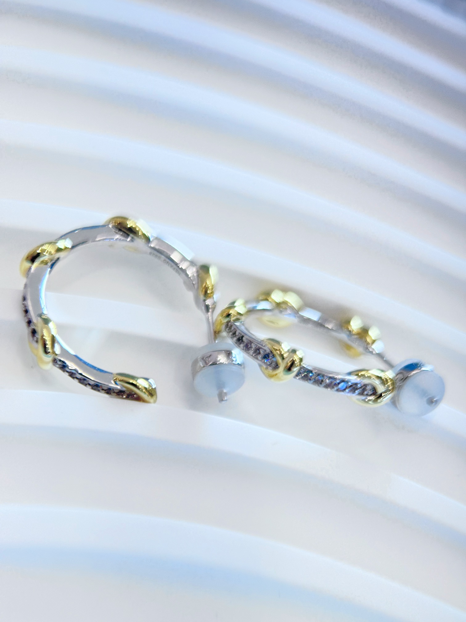 Two-Tone Heart Knot Hoop Earrings - Comprehensive 4