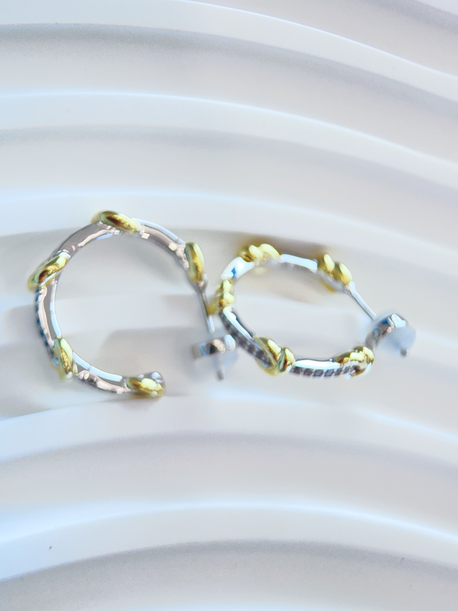 Two-Tone Heart Knot Hoop Earrings - Comprehensive 5
